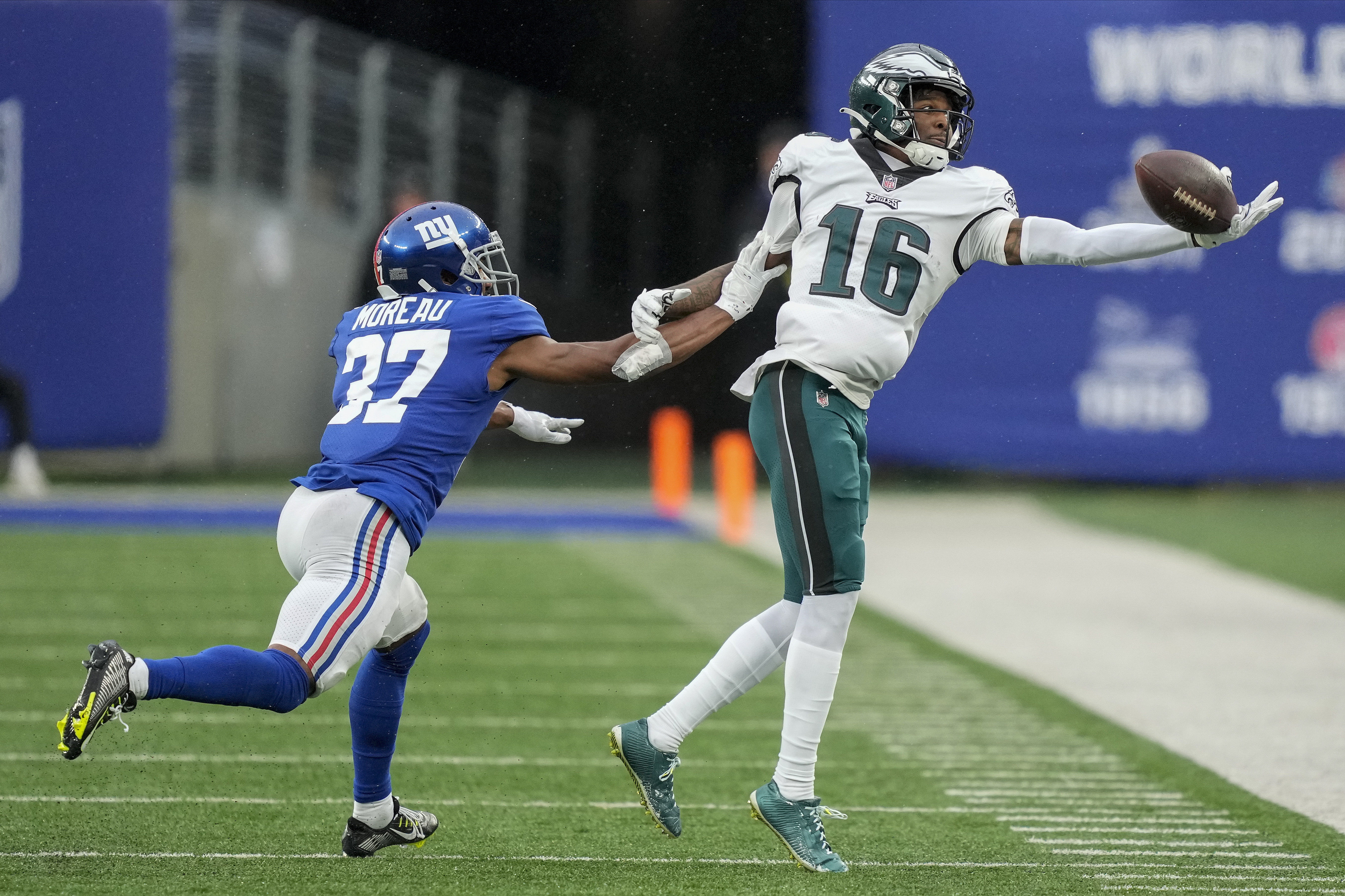 Philadelphia Eagles clinch playoff berth with 48-22 win over NY Giants