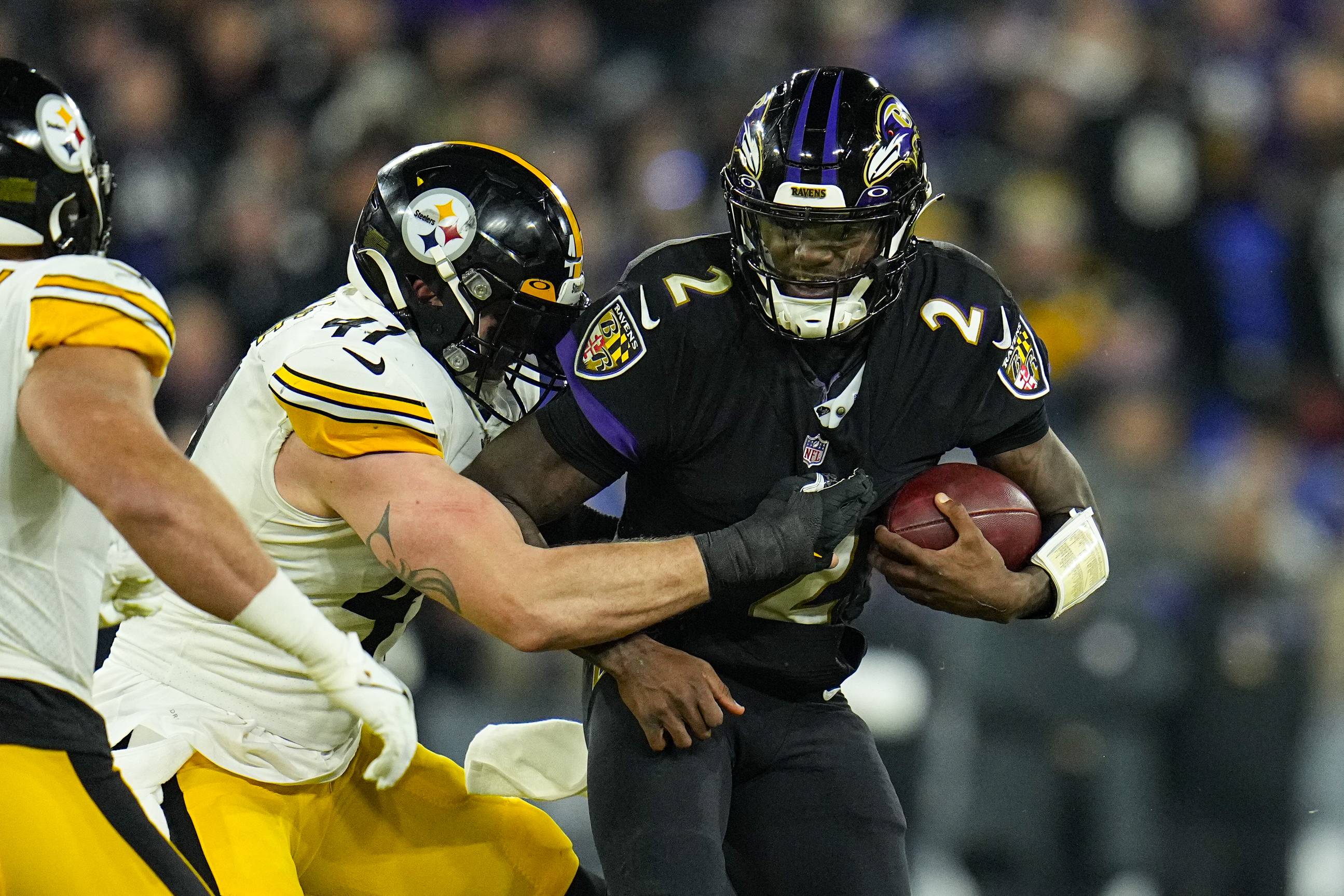 Kenny Pickett Leads Late Drive, Steelers Beat Ravens 16-13