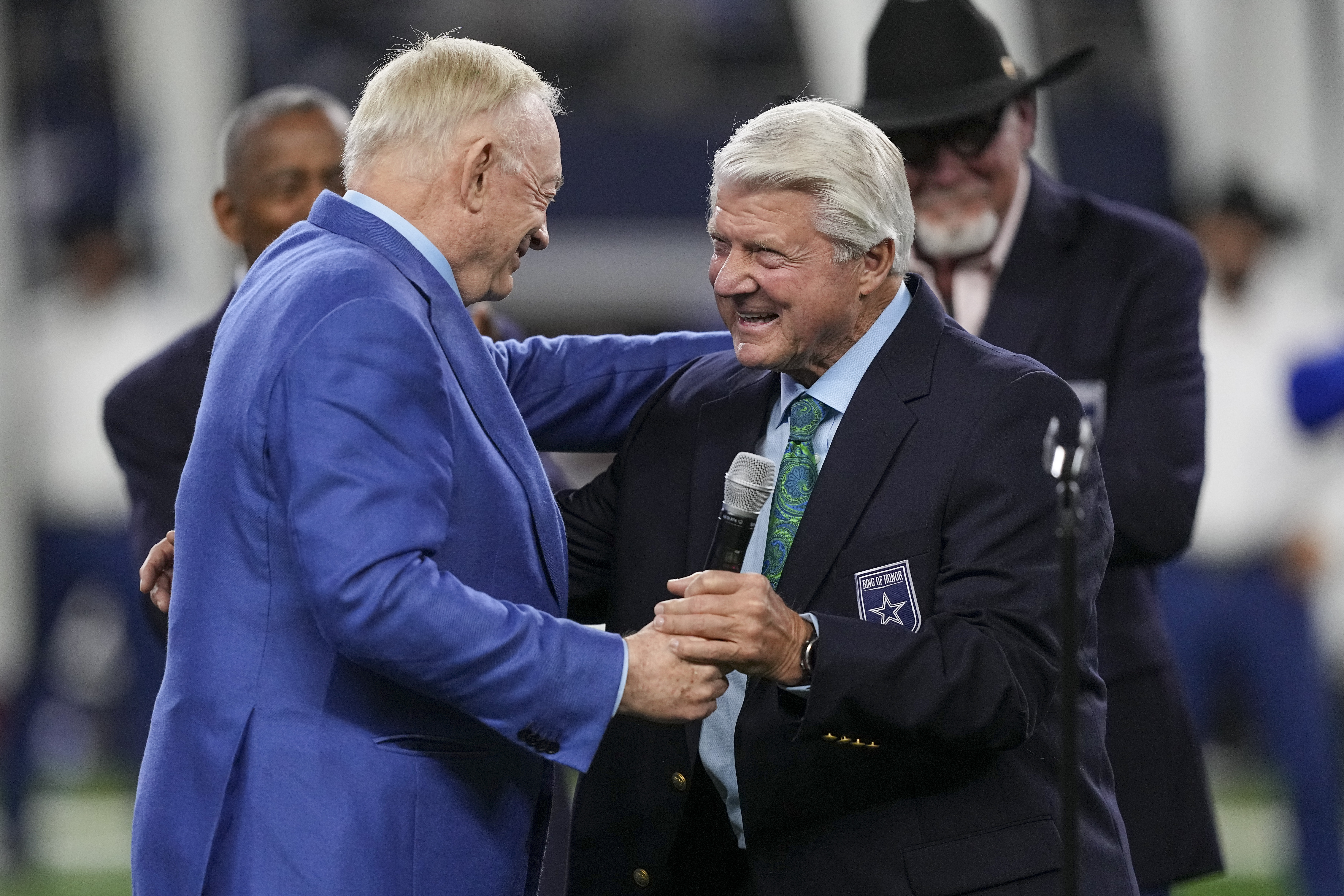 Jimmy Johnson joins Cowboys' ring of honor 30 years after ugly split with  Jerry Jones