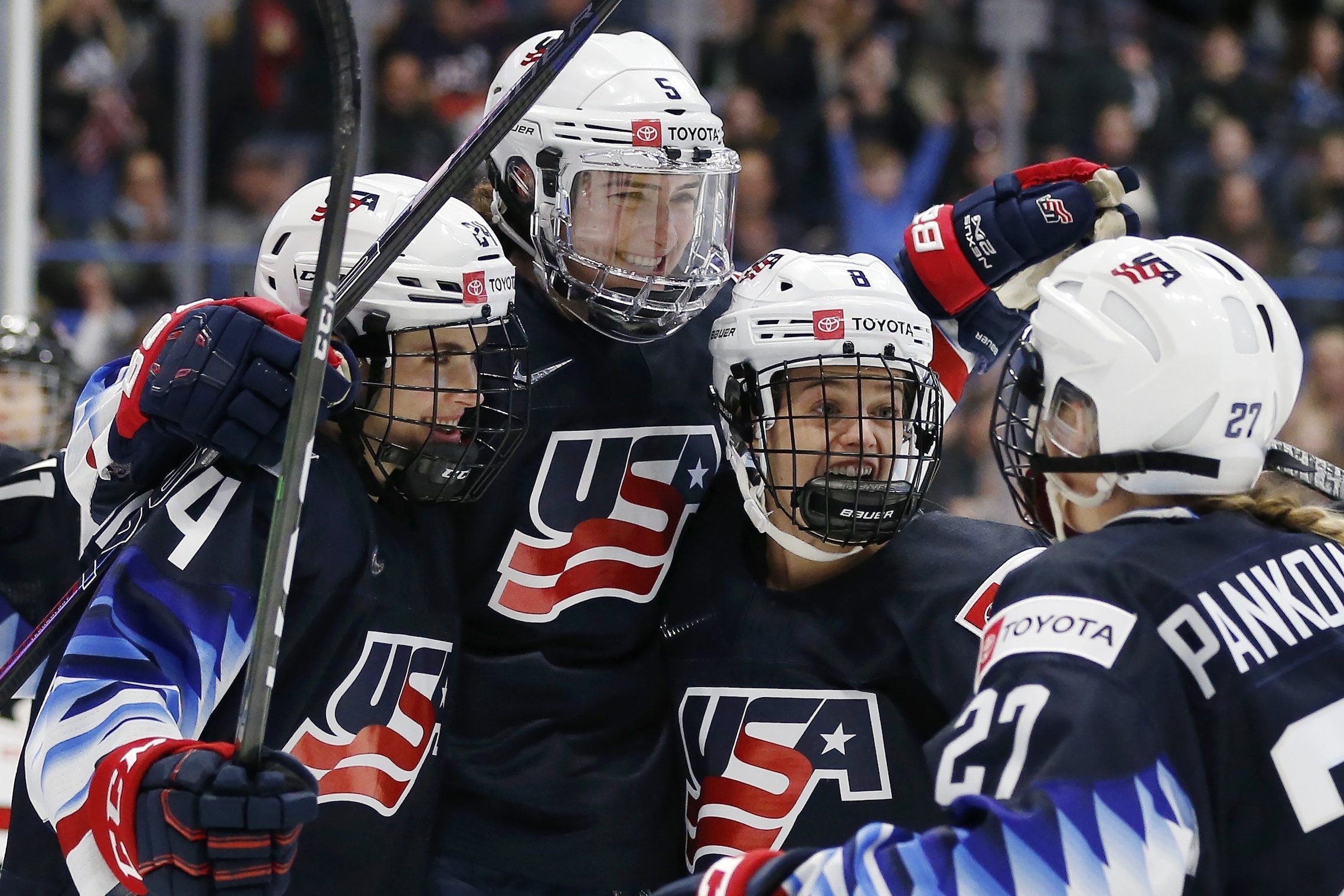 2 Michiganders To Compete On Us Women S Ice Hockey Team At 22 Winter Olympics