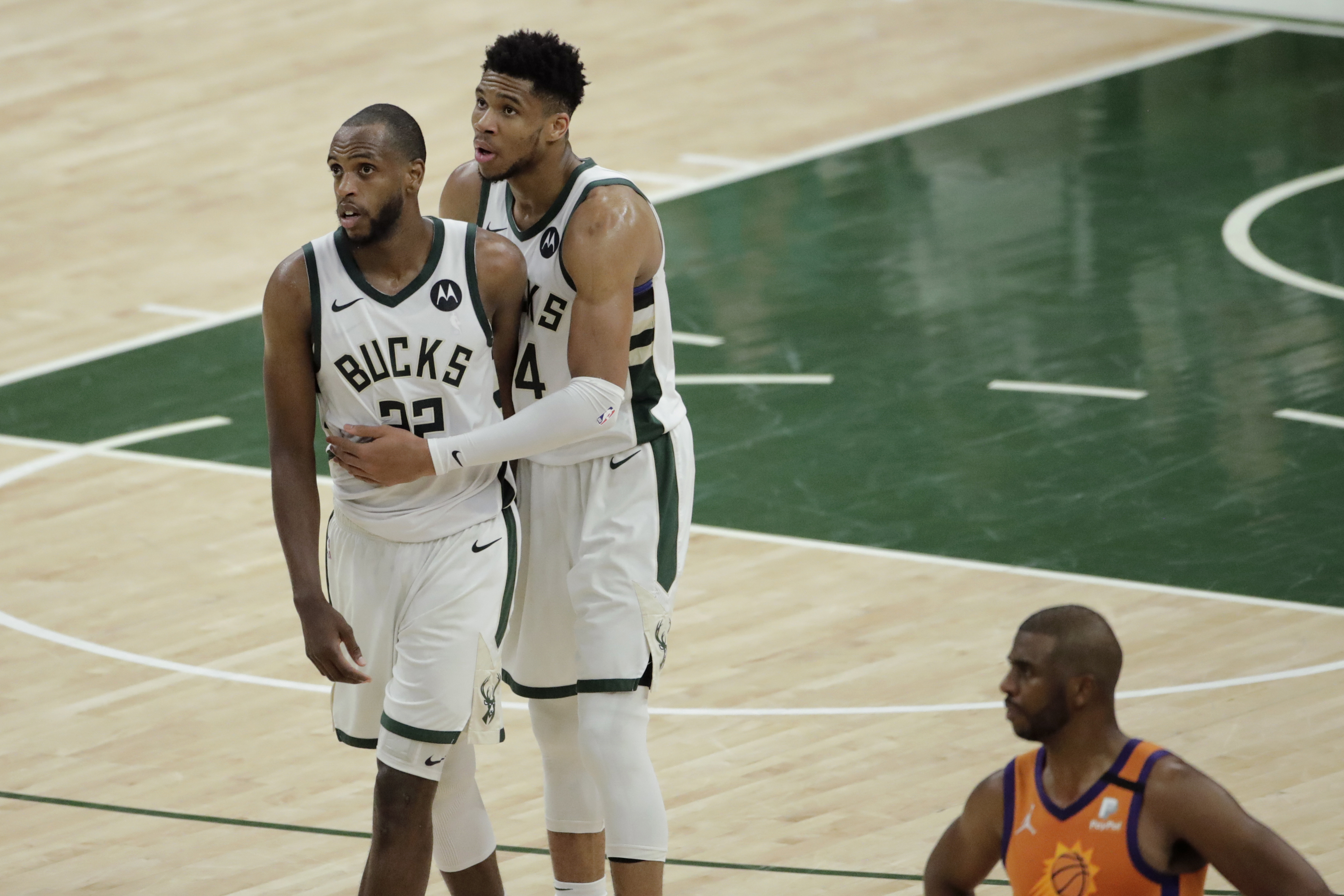 Bucks Get Confidence Boost In Win Without Giannis Scoring 40