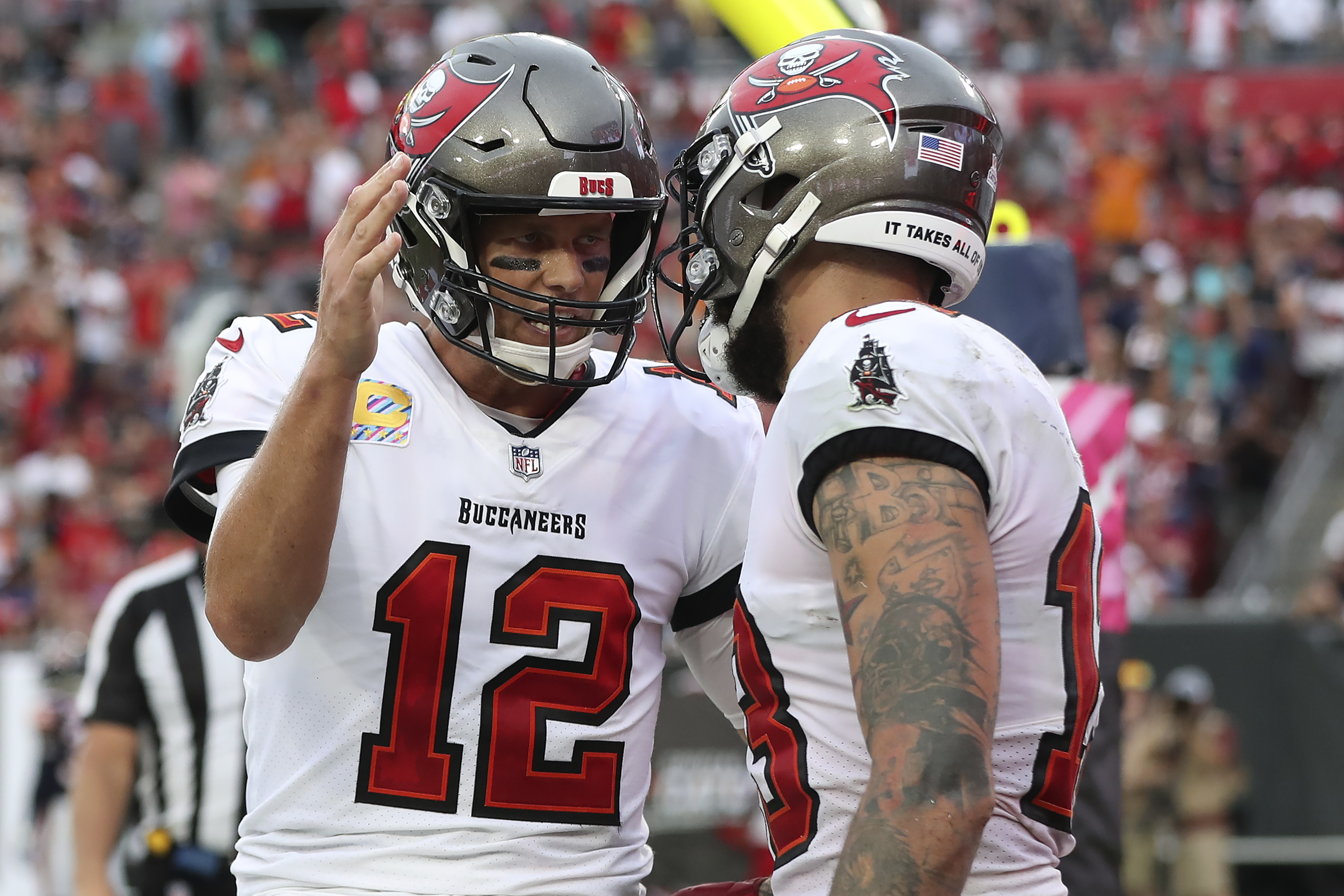 Brady throws for 2 late TDs, Buccaneers beat Saints 17-16