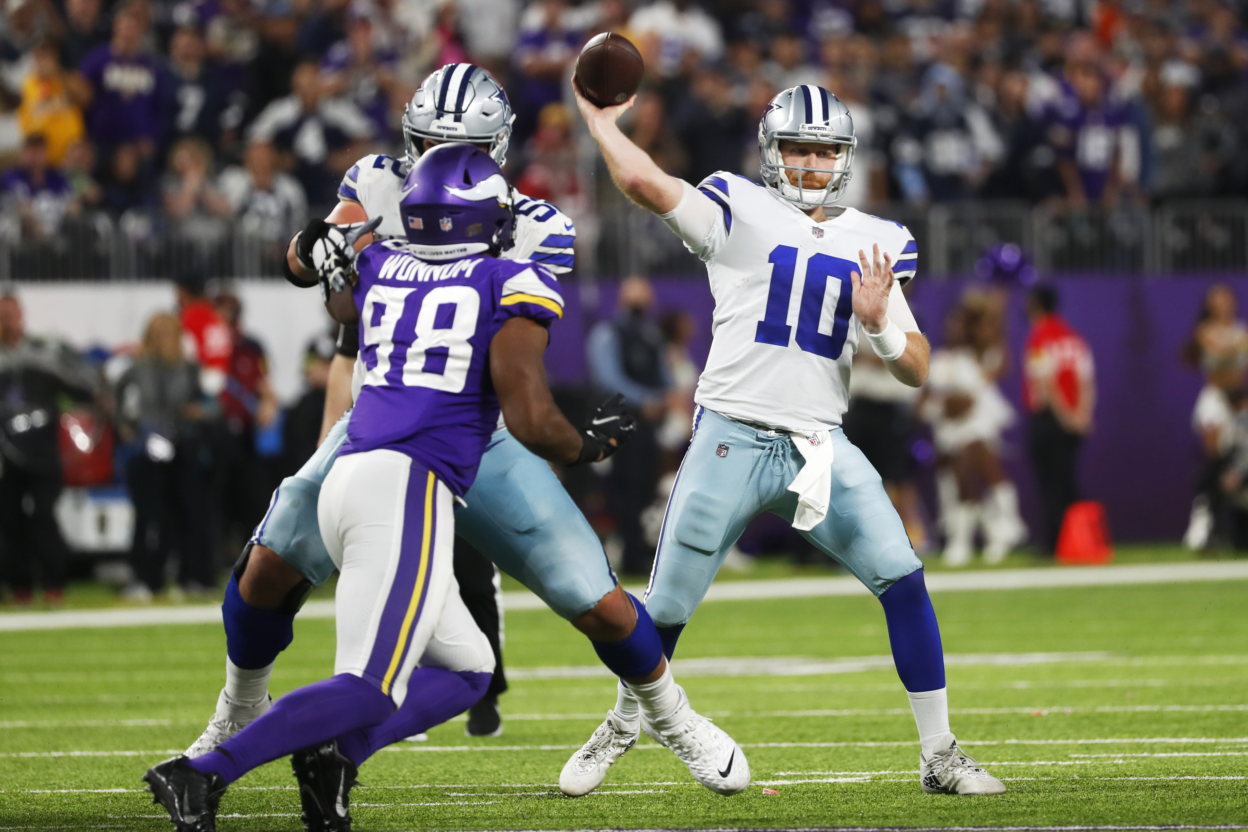 Halloween nightmare: Vikings lose to Cowboys 20-16 on late Cooper