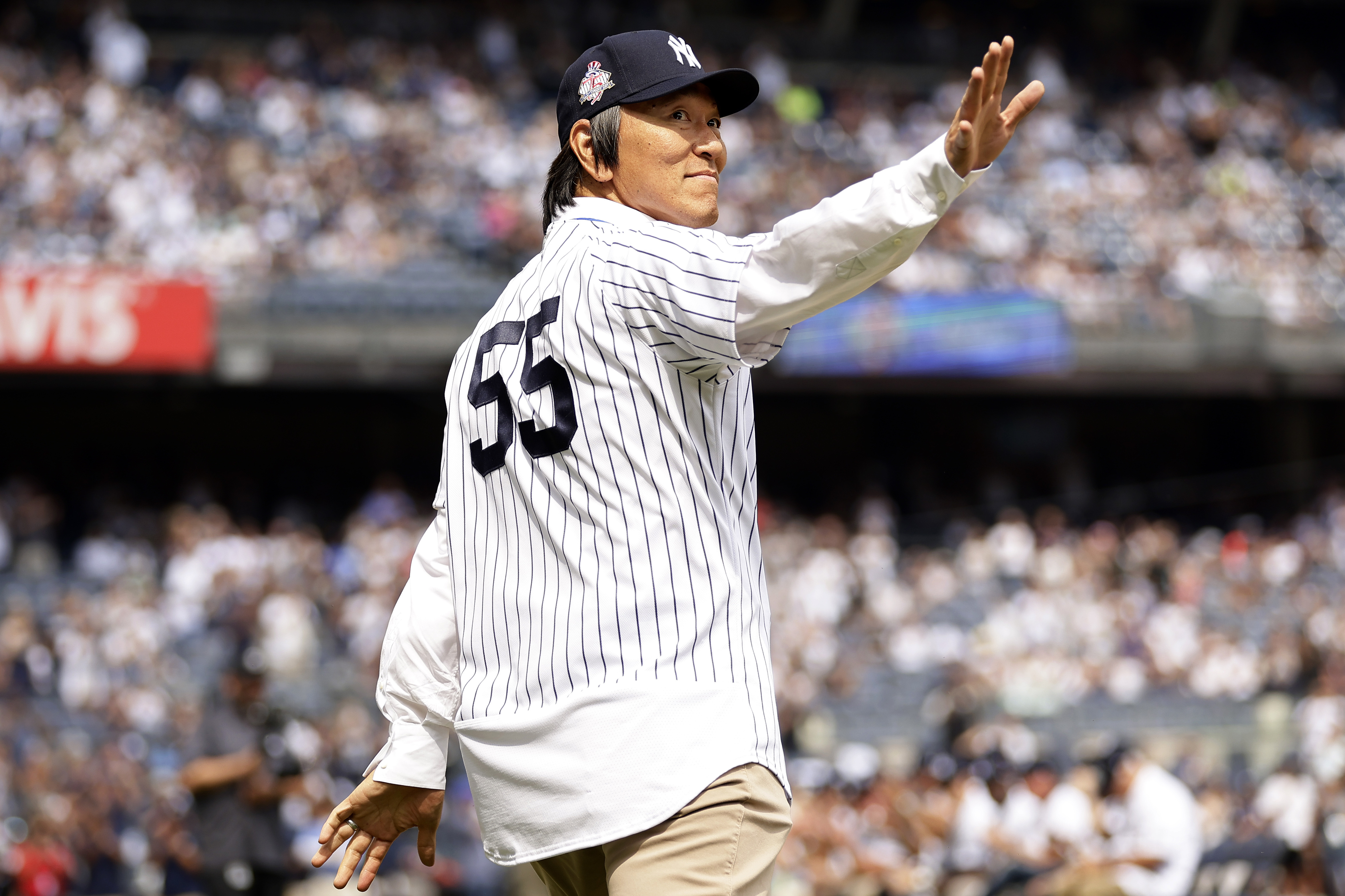 Hideki Matsui, 2009 World Series MVP with Yankees, announces retirement 