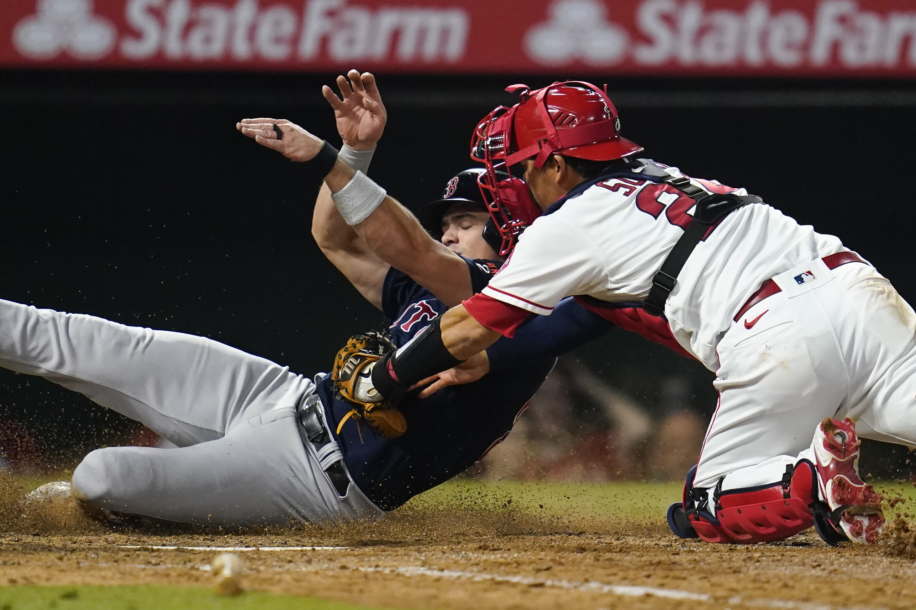 Bobby Dalbec, with an assist from Jackie Bradley Jr., is off to a