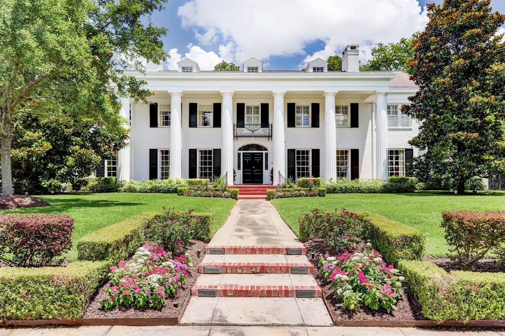Just listed: Traditional 1930s River Oaks home boasts elegance, historic  charm