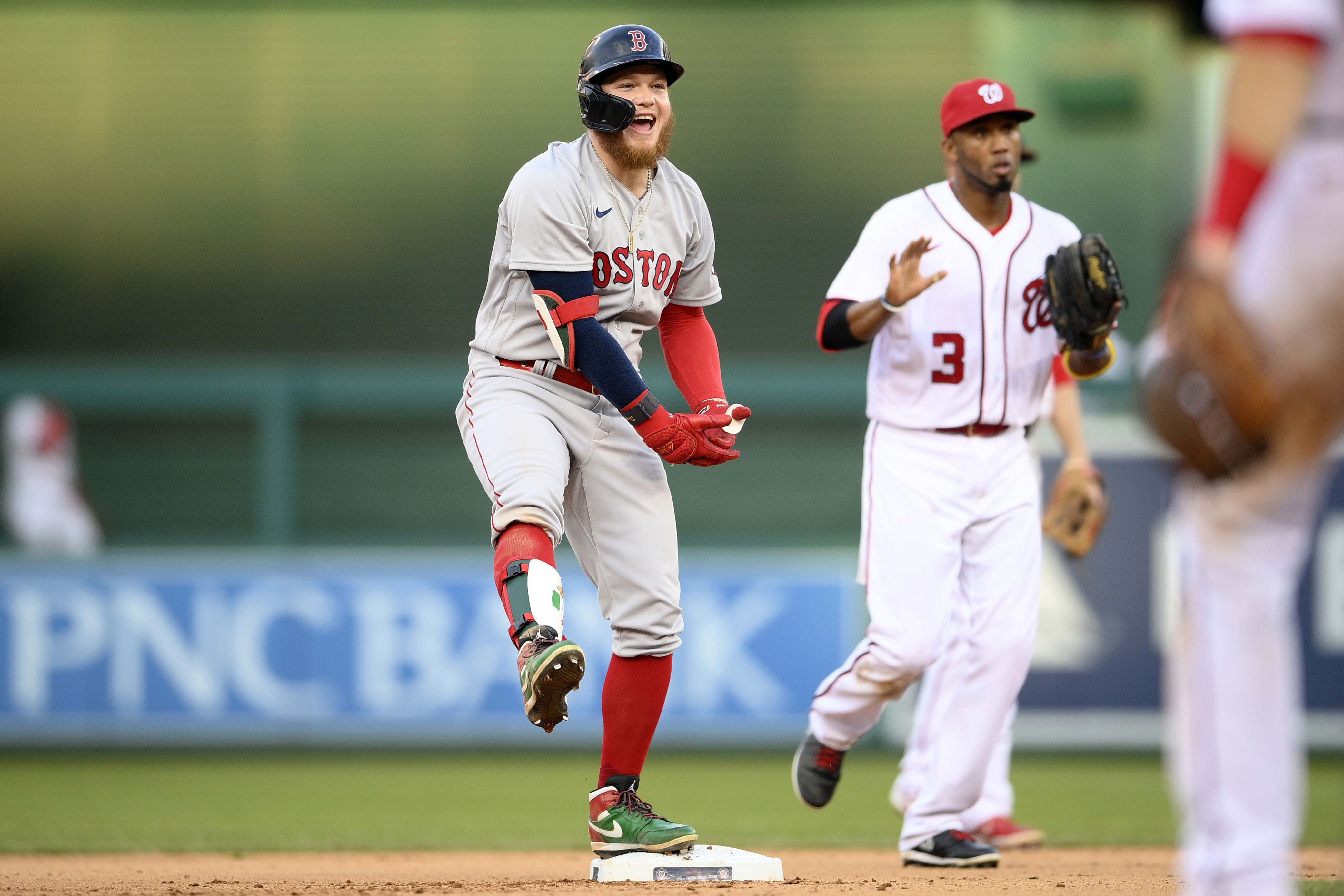 Devers hits 2 HR; Red Sox to host Yanks in AL wild-card game