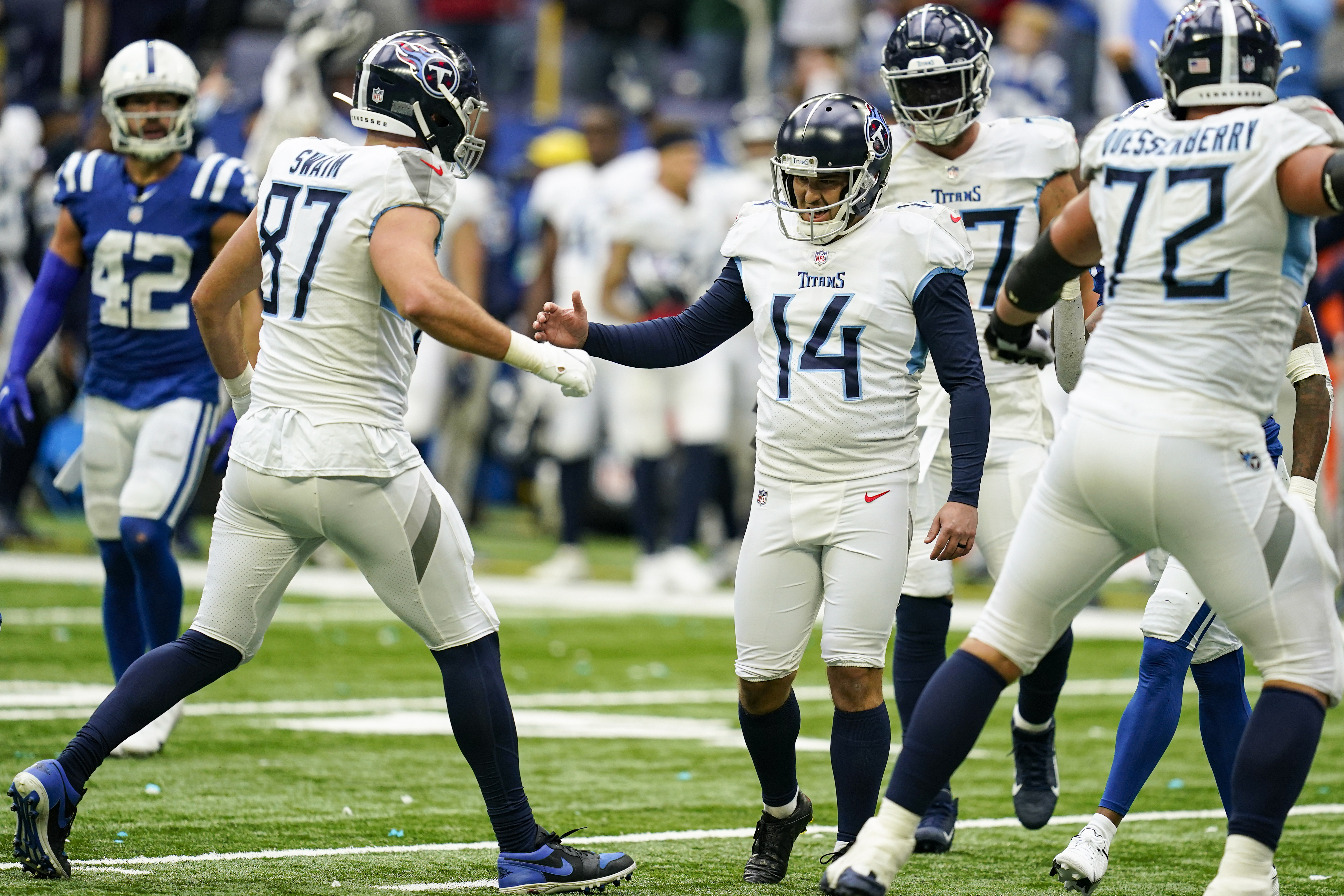 Titans use late turnovers to pull off 34-31 OT win at Indy