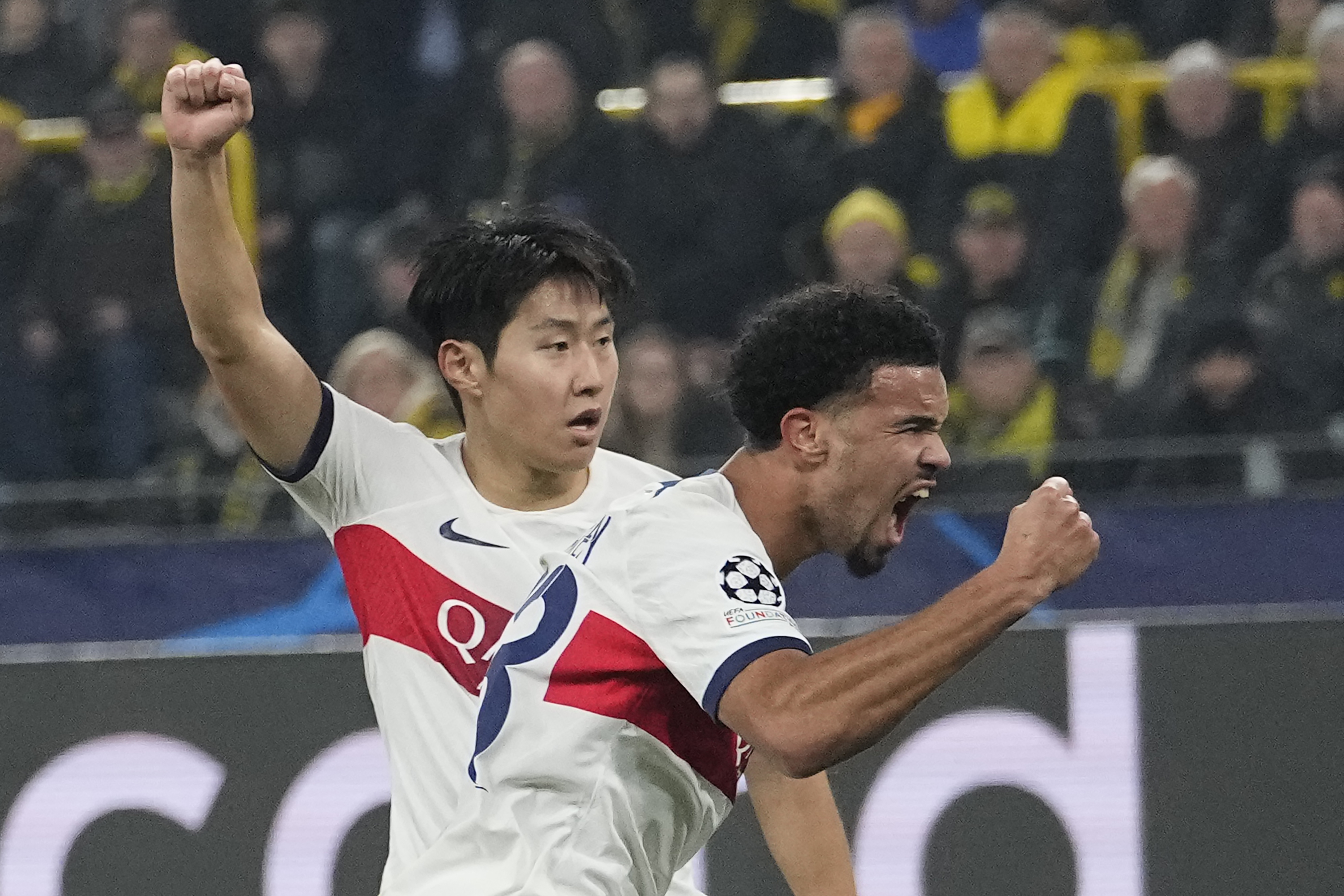 Paris Saint-Germain advances in tense finish to Champions League group.  Porto also into round of 16