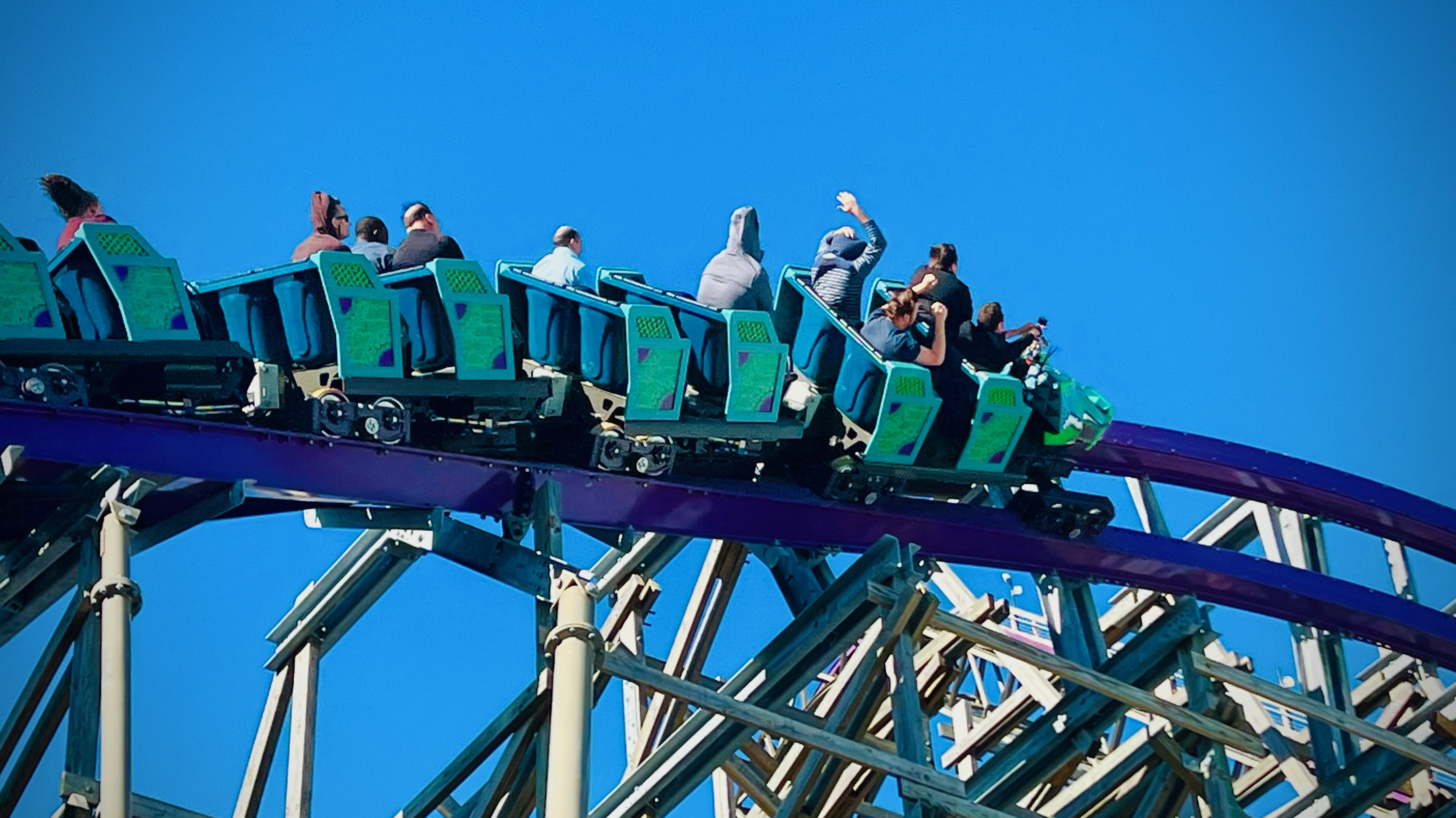 Watch first onboard from Florida's Iron Gwazi roller coaster