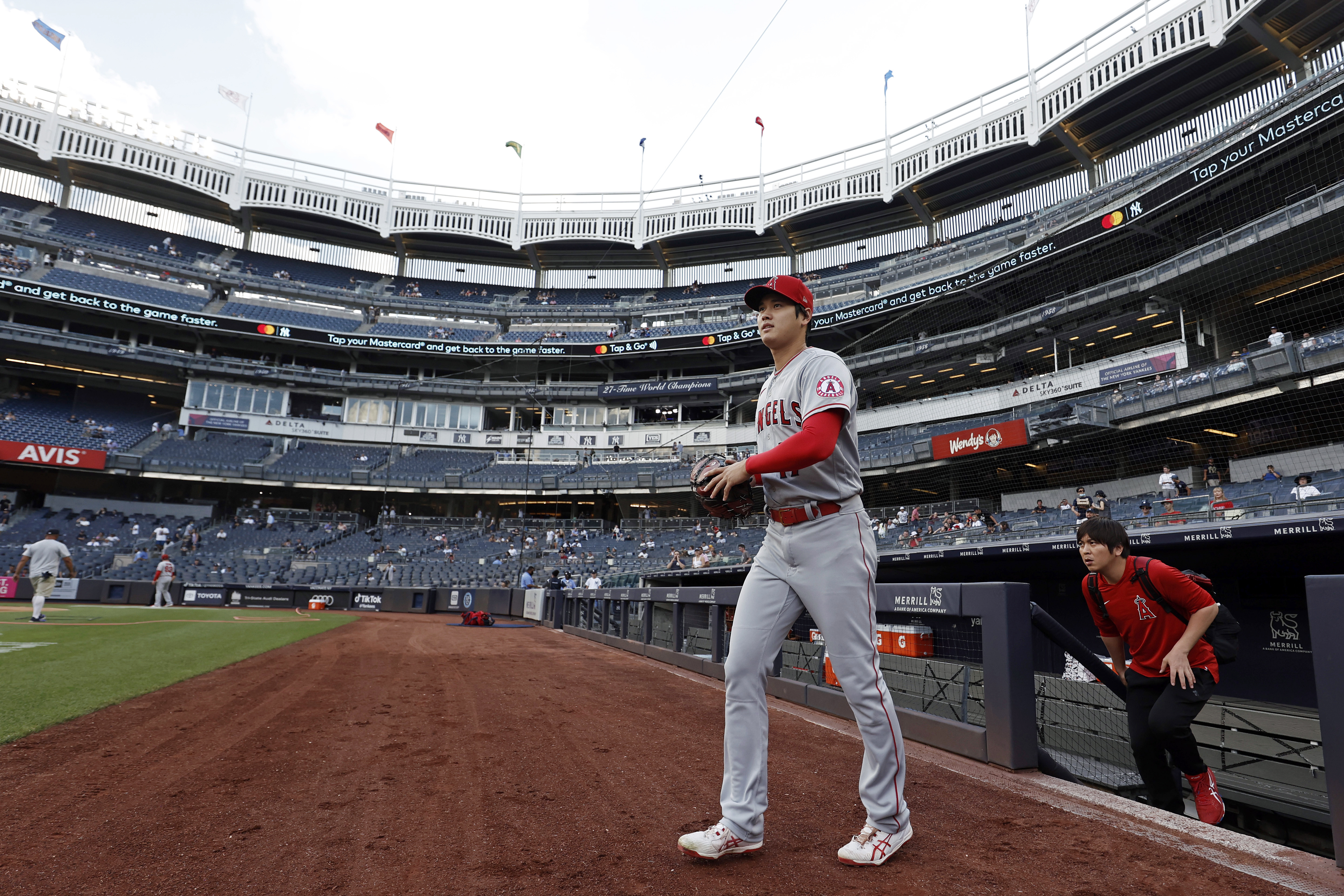 Ohtani jerseys spotted at Yankee Stadium : r/baseball