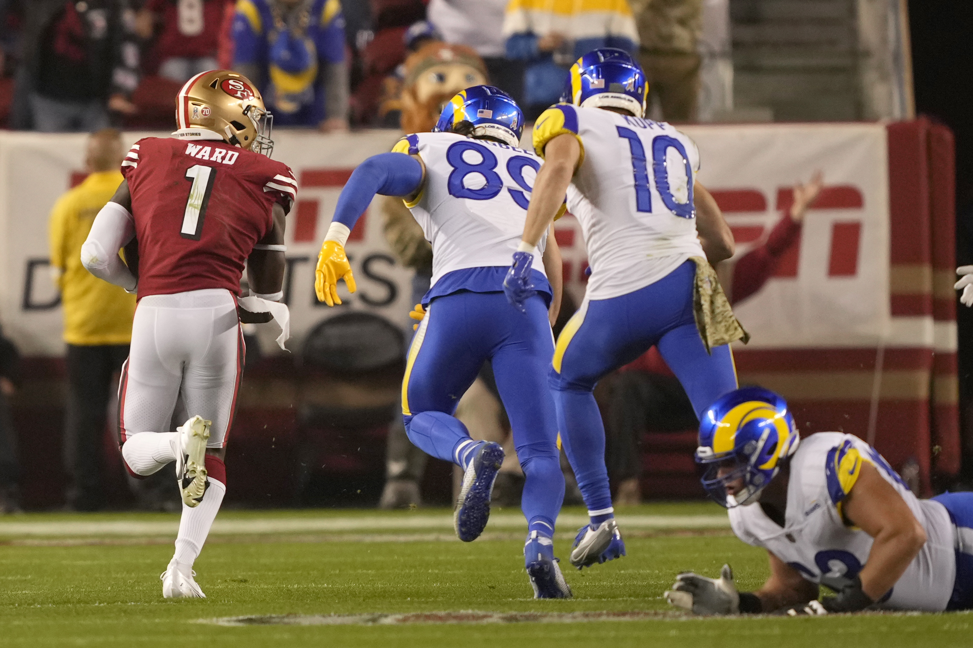 49ers' Deebo Samuel takes huge shot on pass play vs Rams