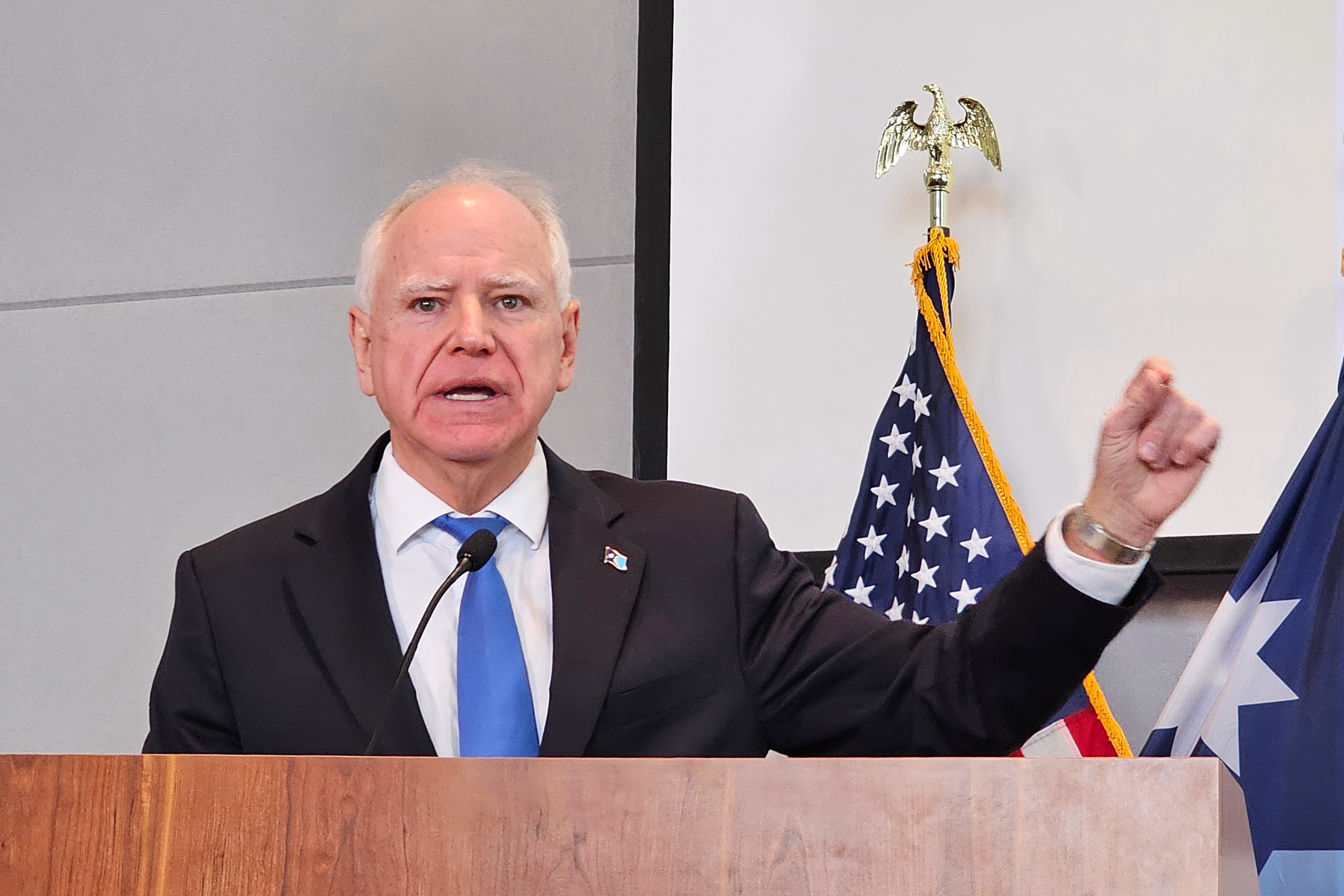 Gov. Walz denounces Trump for calling Minnesota's Somali community