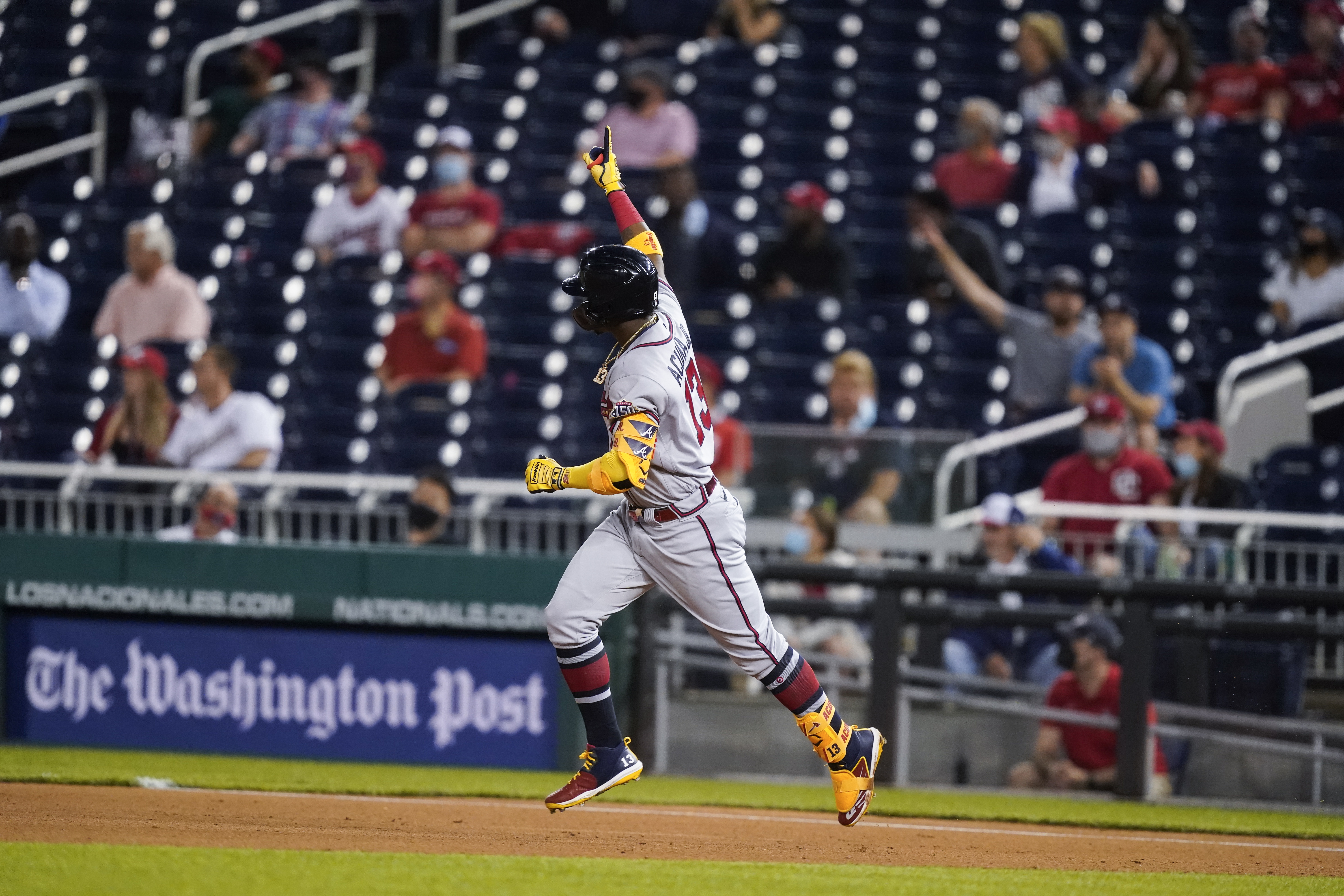 Braves: Marcell Ozuna, Ron Washington Hand Dance again