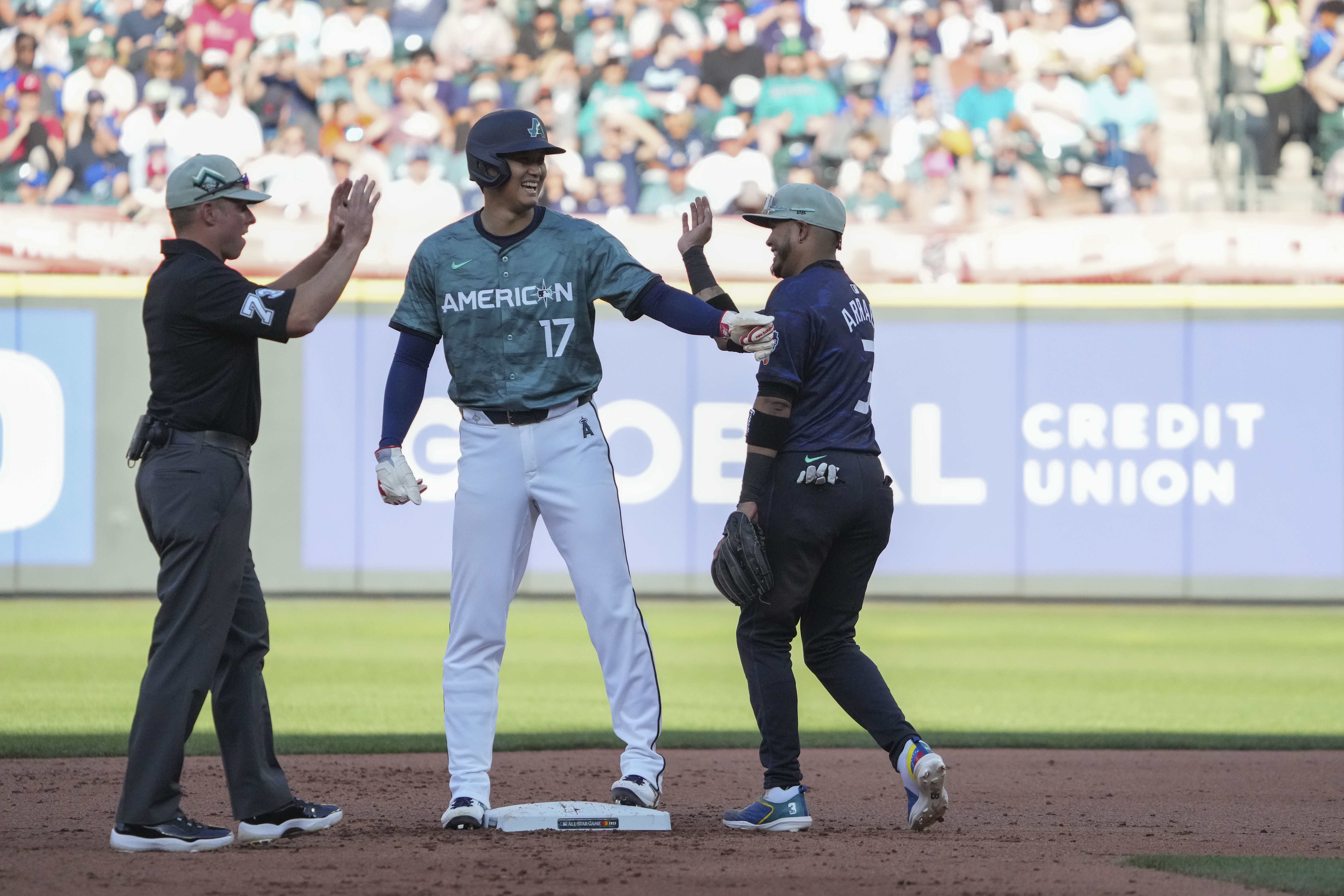 Shohei Ohtani's free agency the buzz of the All-Star Game