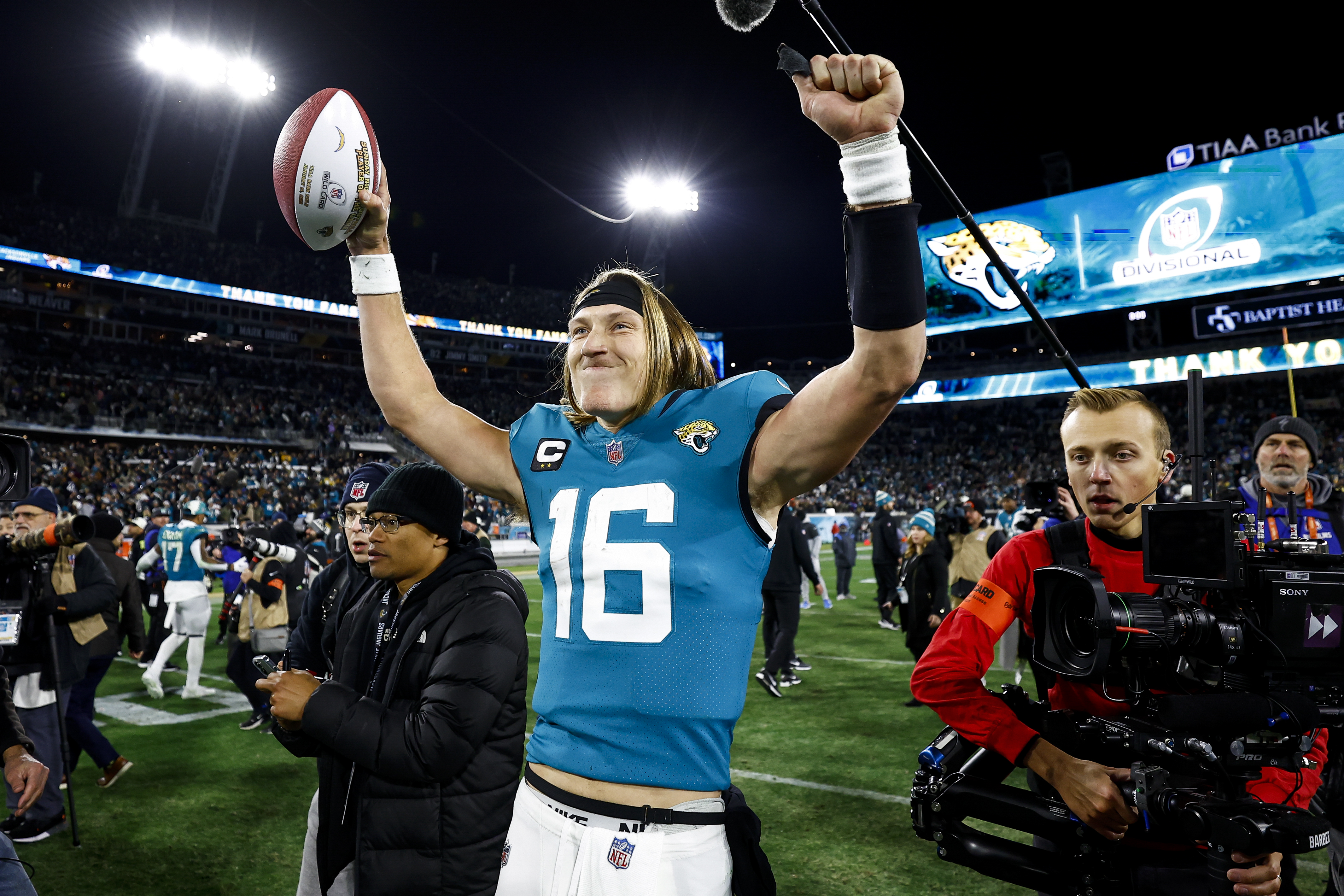 Comeback for the ages: Trevor Lawrence, Jaguars stun Chargers in playoffs