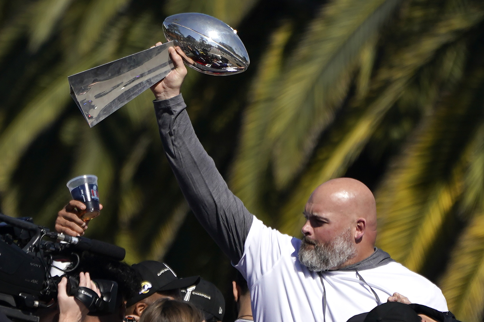 Rams fans cheer Super Bowl champs at LA victory parade