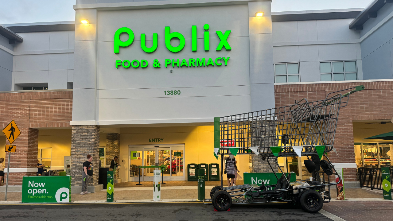 This new Florida Publix has a burrito bar and 'Pours Area.' Here's what to  know
