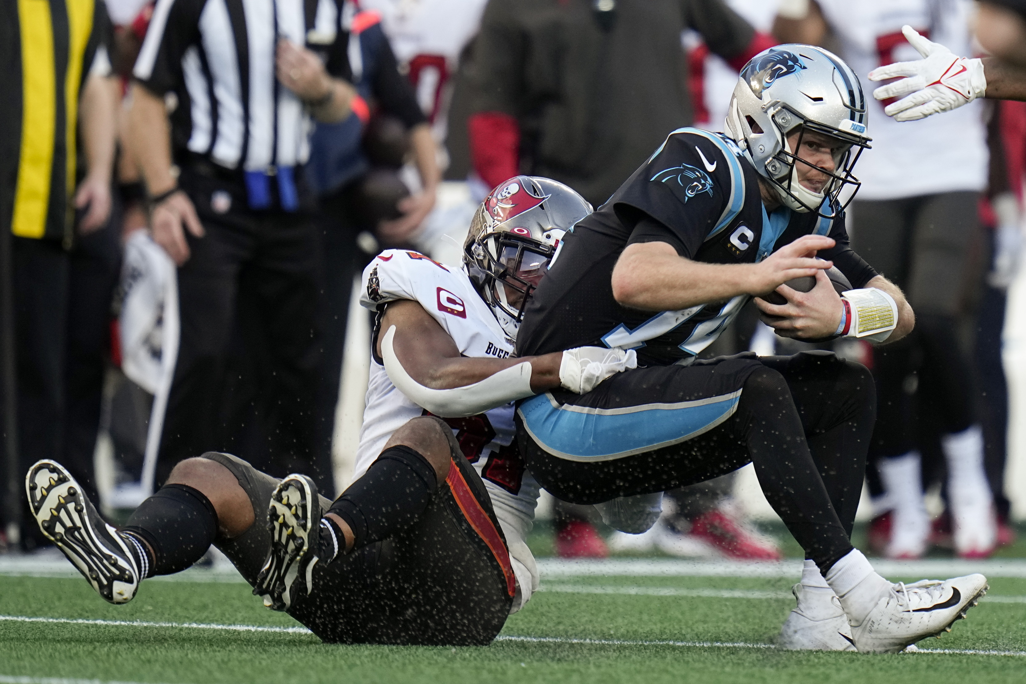 Brady, Bucs can clinch NFC South with win over Panthers