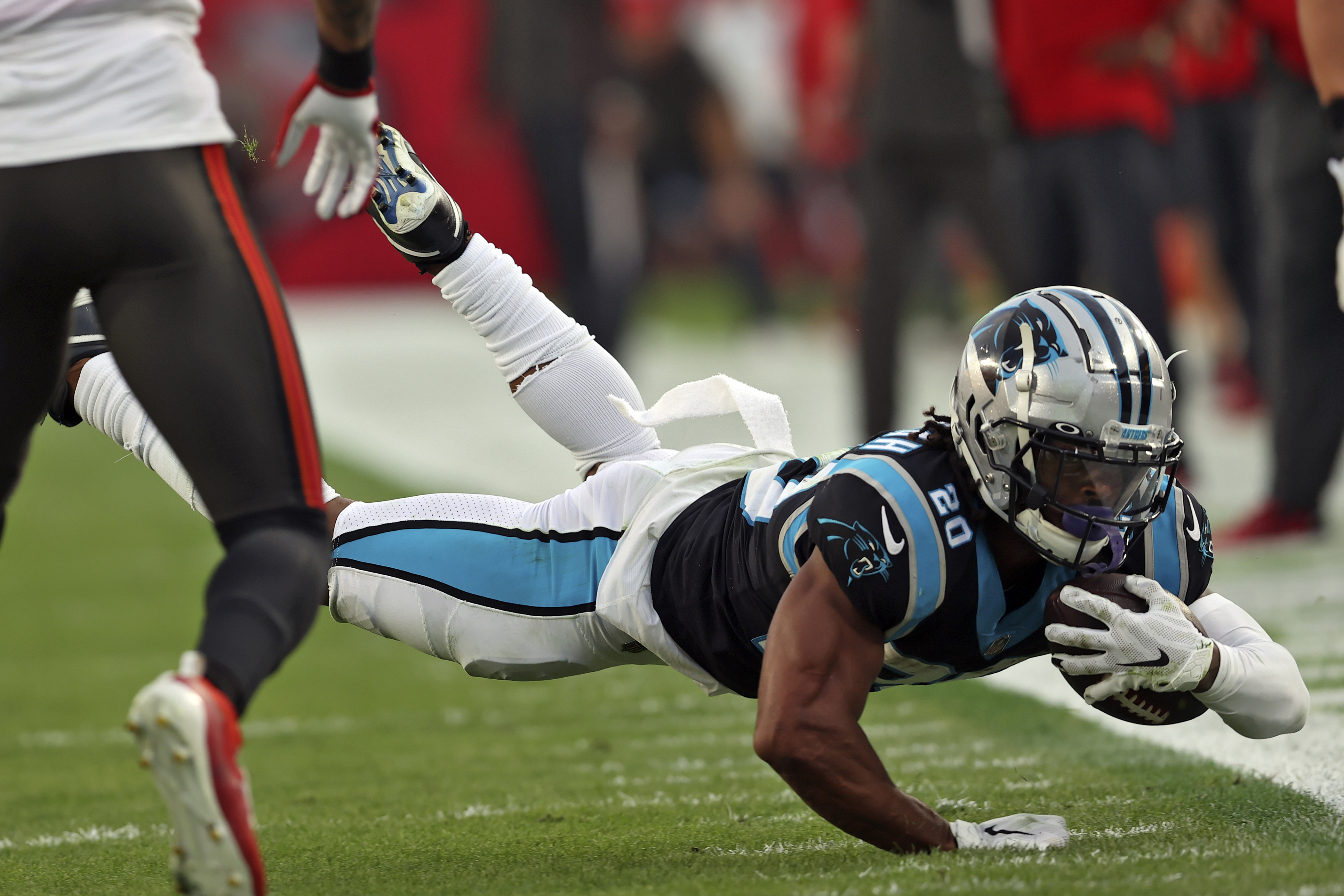 Bucs Beat Panthers 41-17, Earn No. 2 Playoff Seeding in NFC - Bloomberg