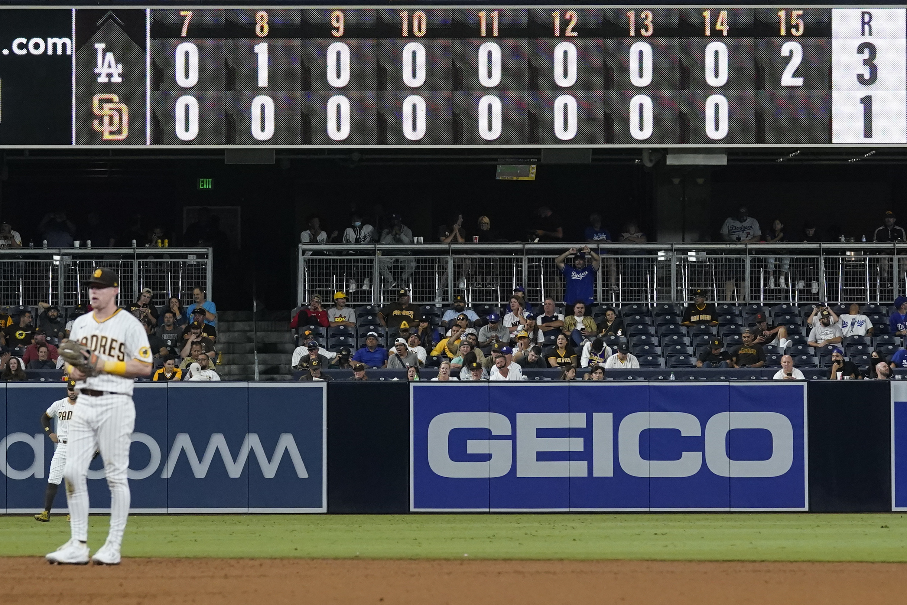 Max Scherzer and Trea Turner enjoy a day at the stadium with their families  : r/Dodgers