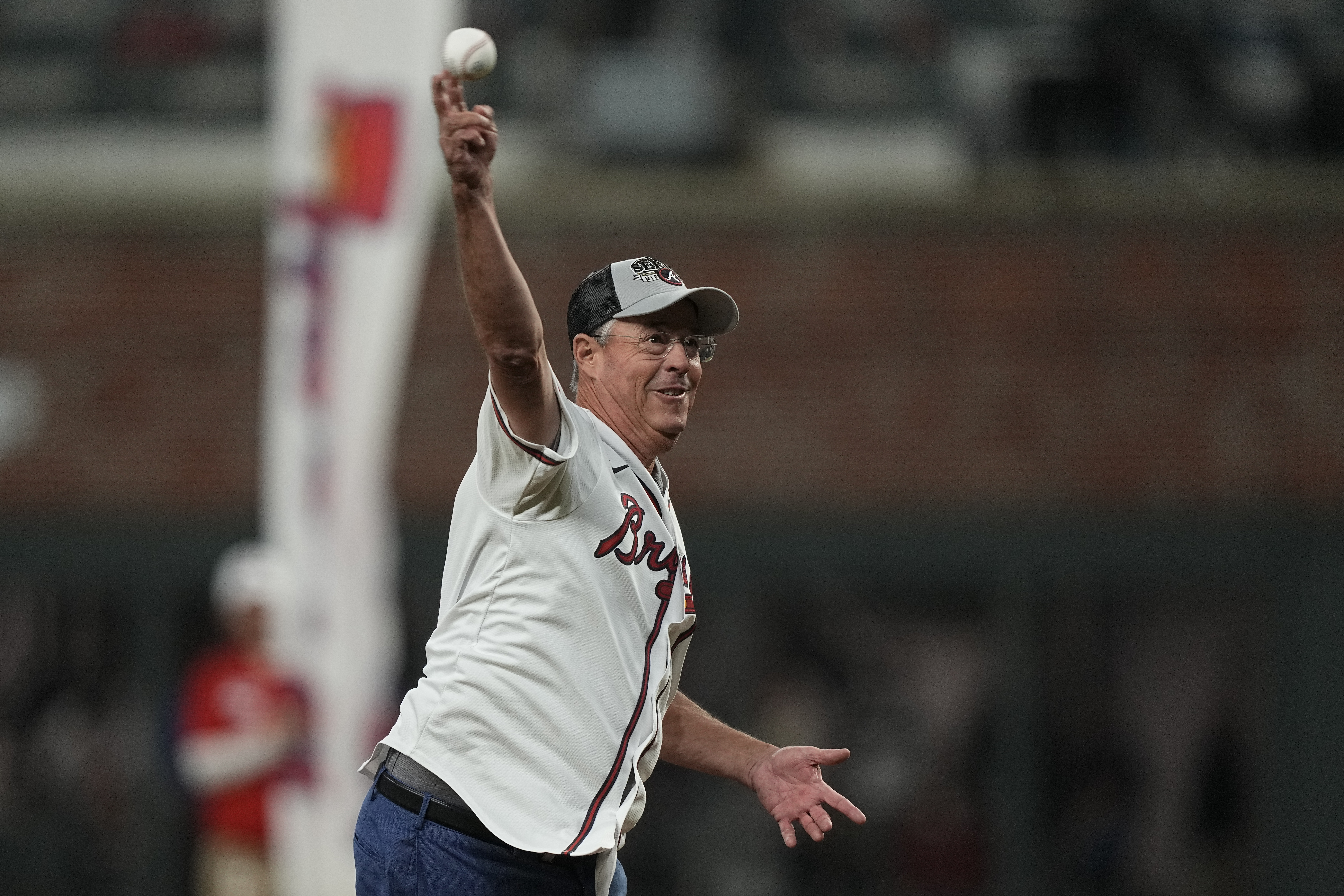 Maddux returns to Atlanta, throws out ceremonial first pitch