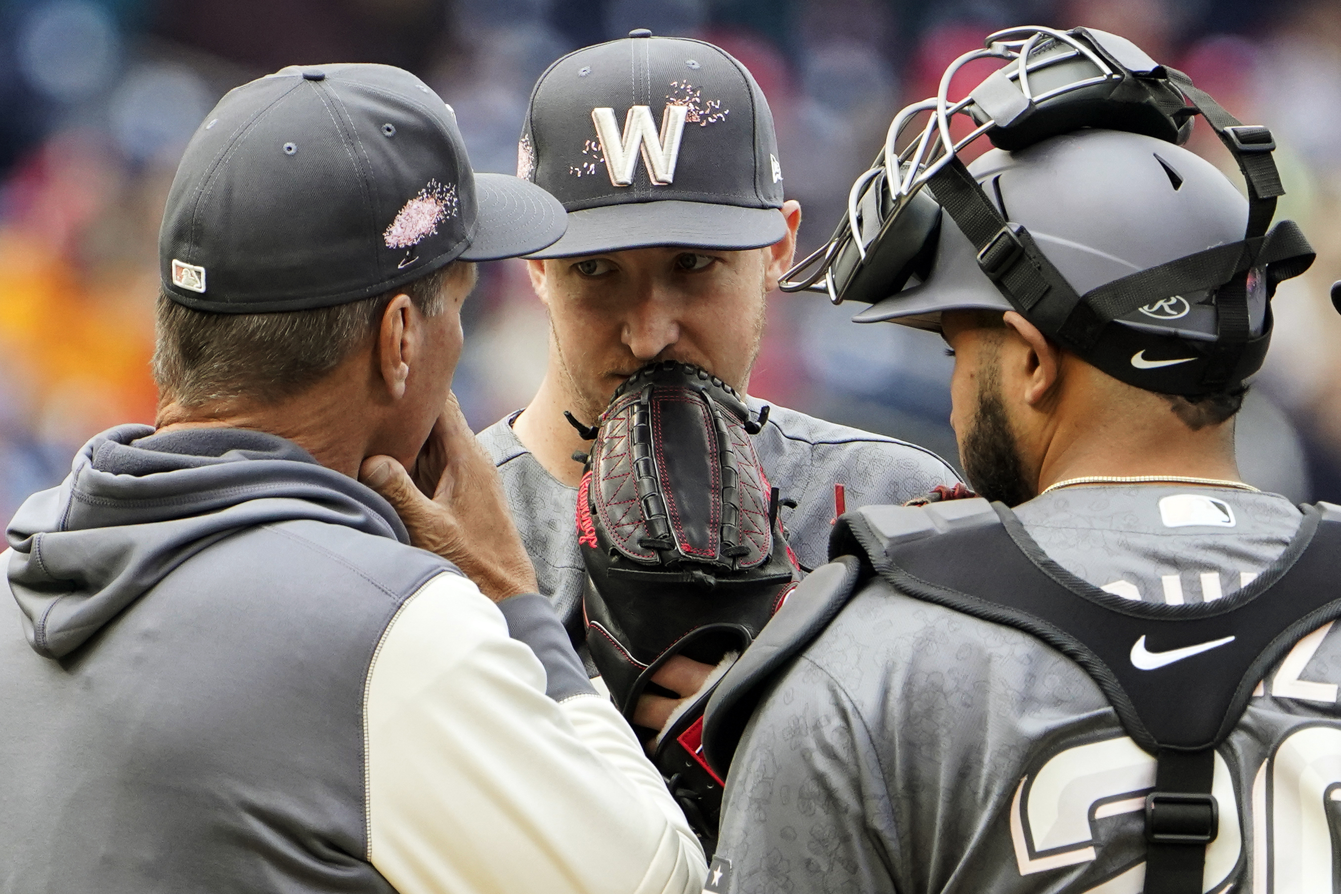 Cruz homers, keys Nats over Mets 4-2 with 8th-inning hit