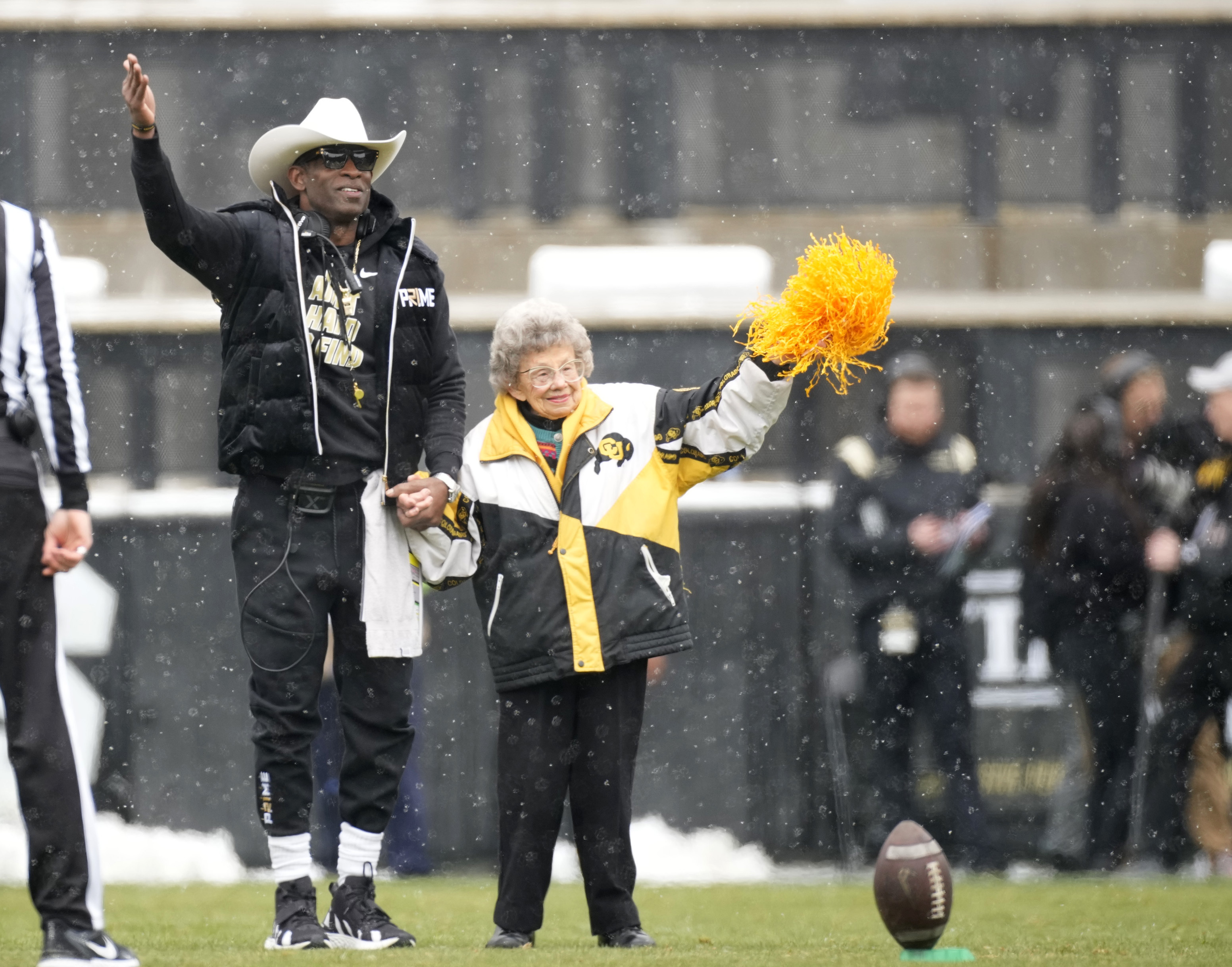 Deion Sanders pays tribute to his high school football coach