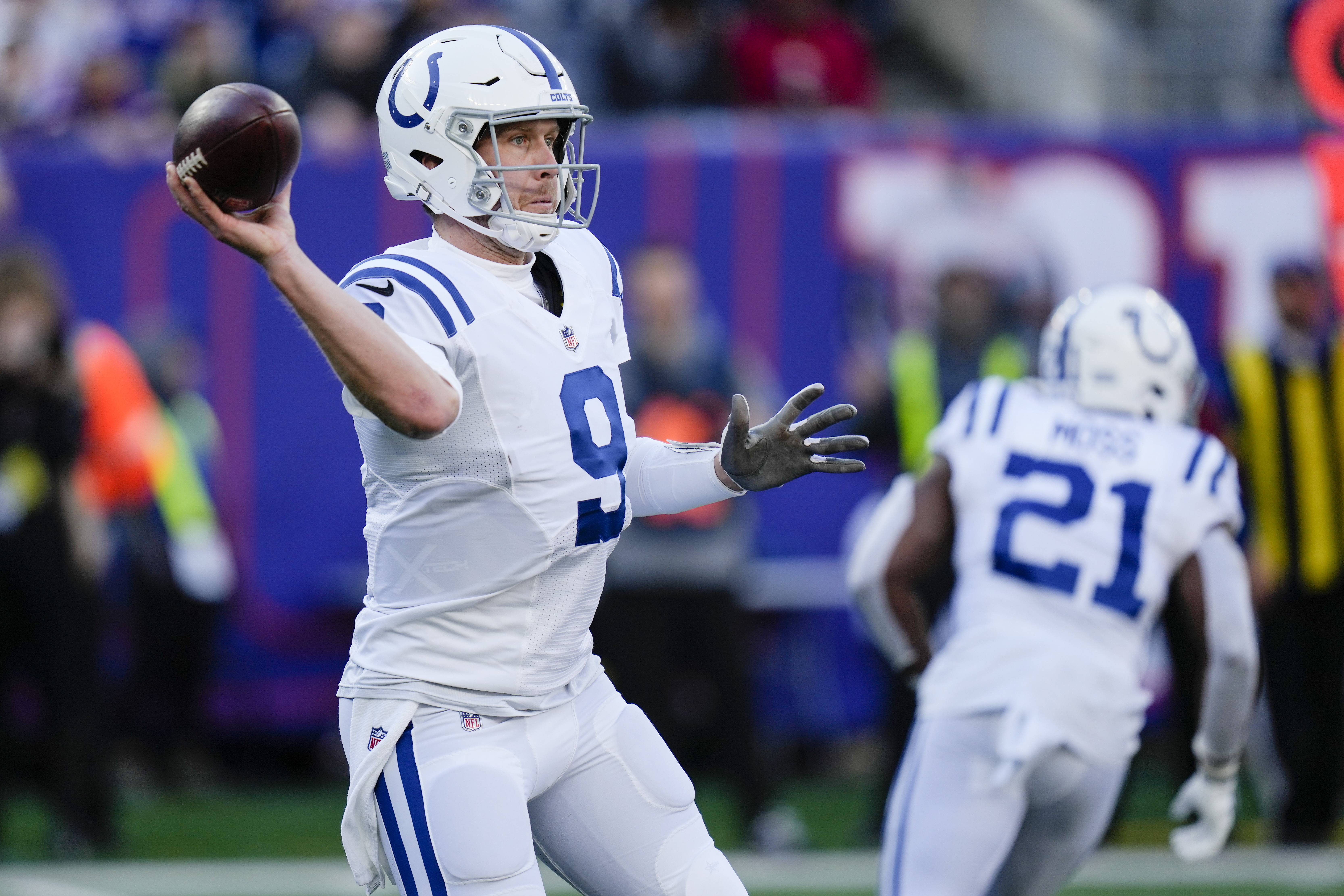 Colts' Foles carted off vs. Giants after Thibodeaux sack