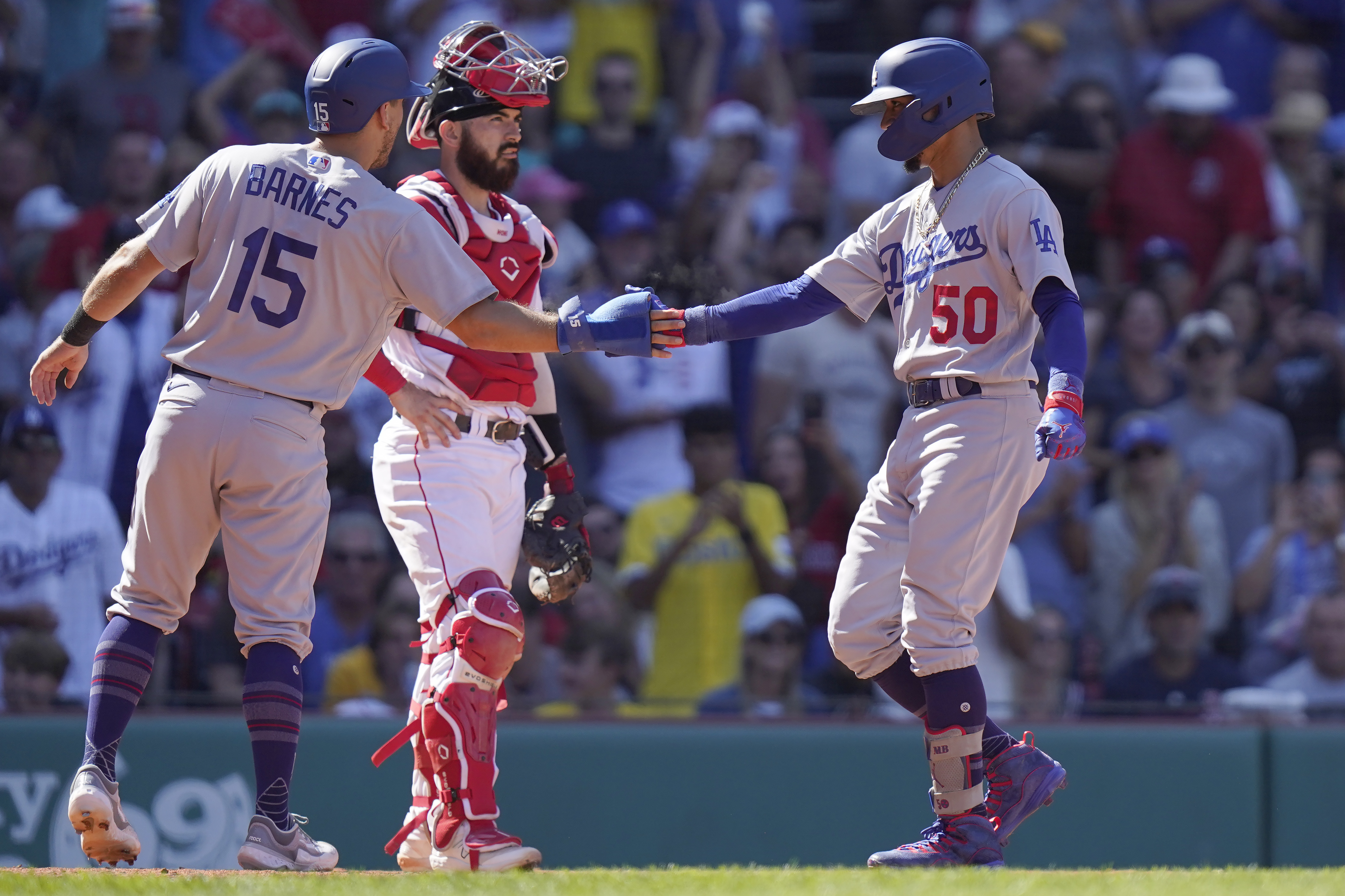 Wong, Verdugo get consecutive RBI doubles, push Red Sox past