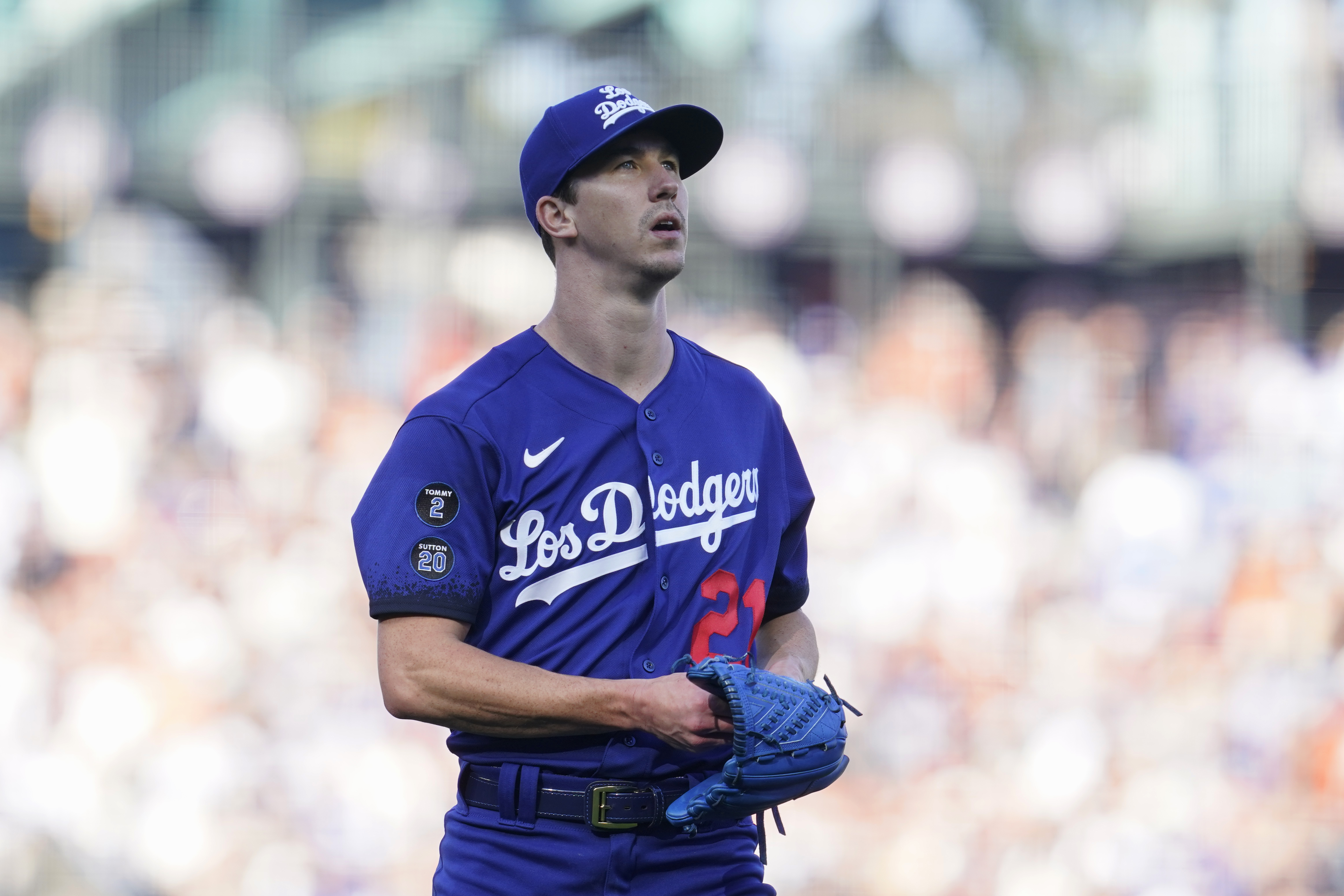 Duggar's 2-run triple helps Giants hold off Dodgers for NL West lead