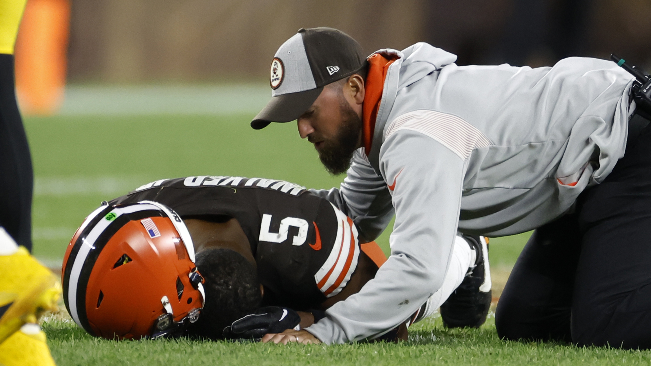 Jacoby Brissett, Cleveland Browns rebound from collapse, beat