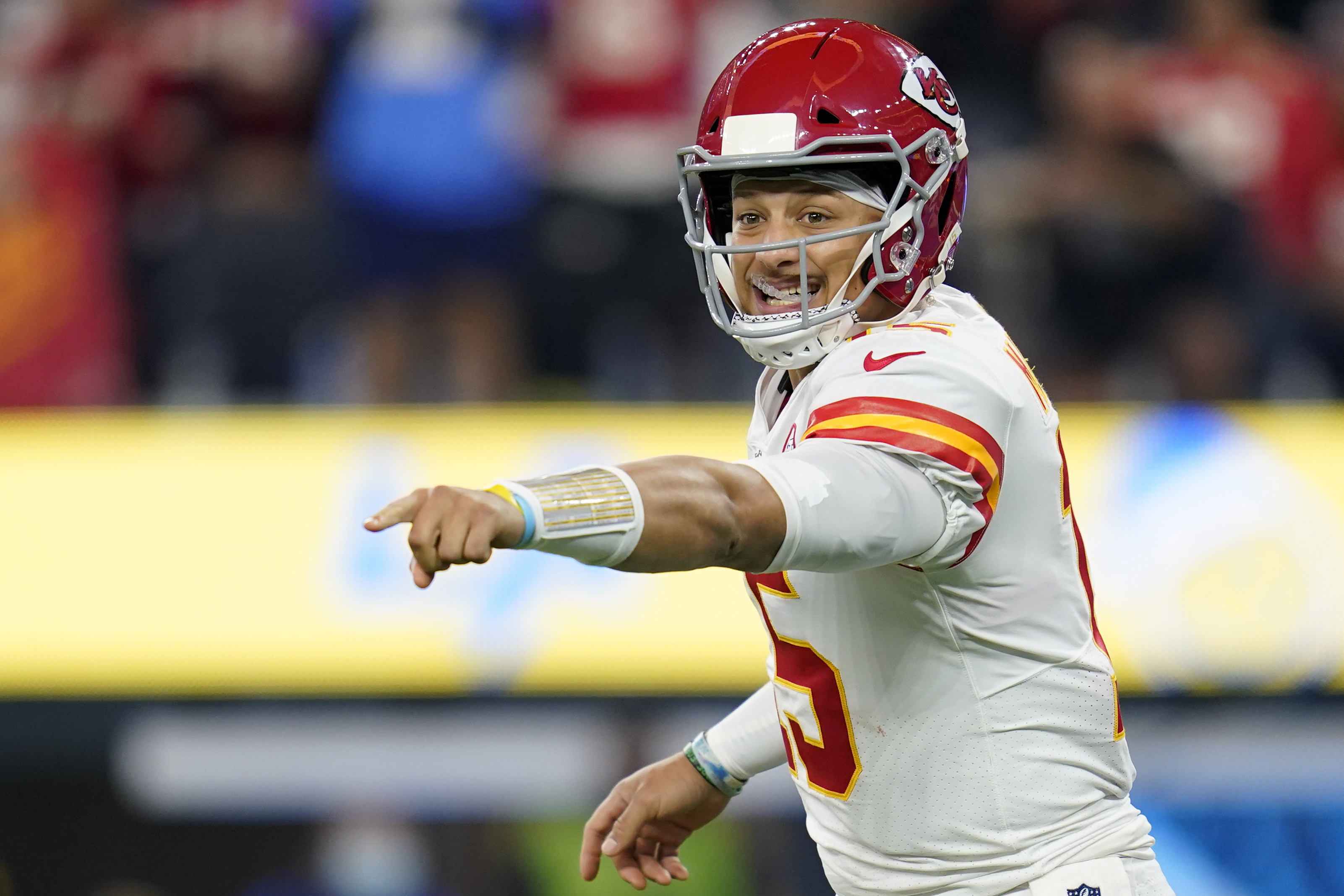 Thursday Night Football: Patrick Mahomes throws walkoff overtime