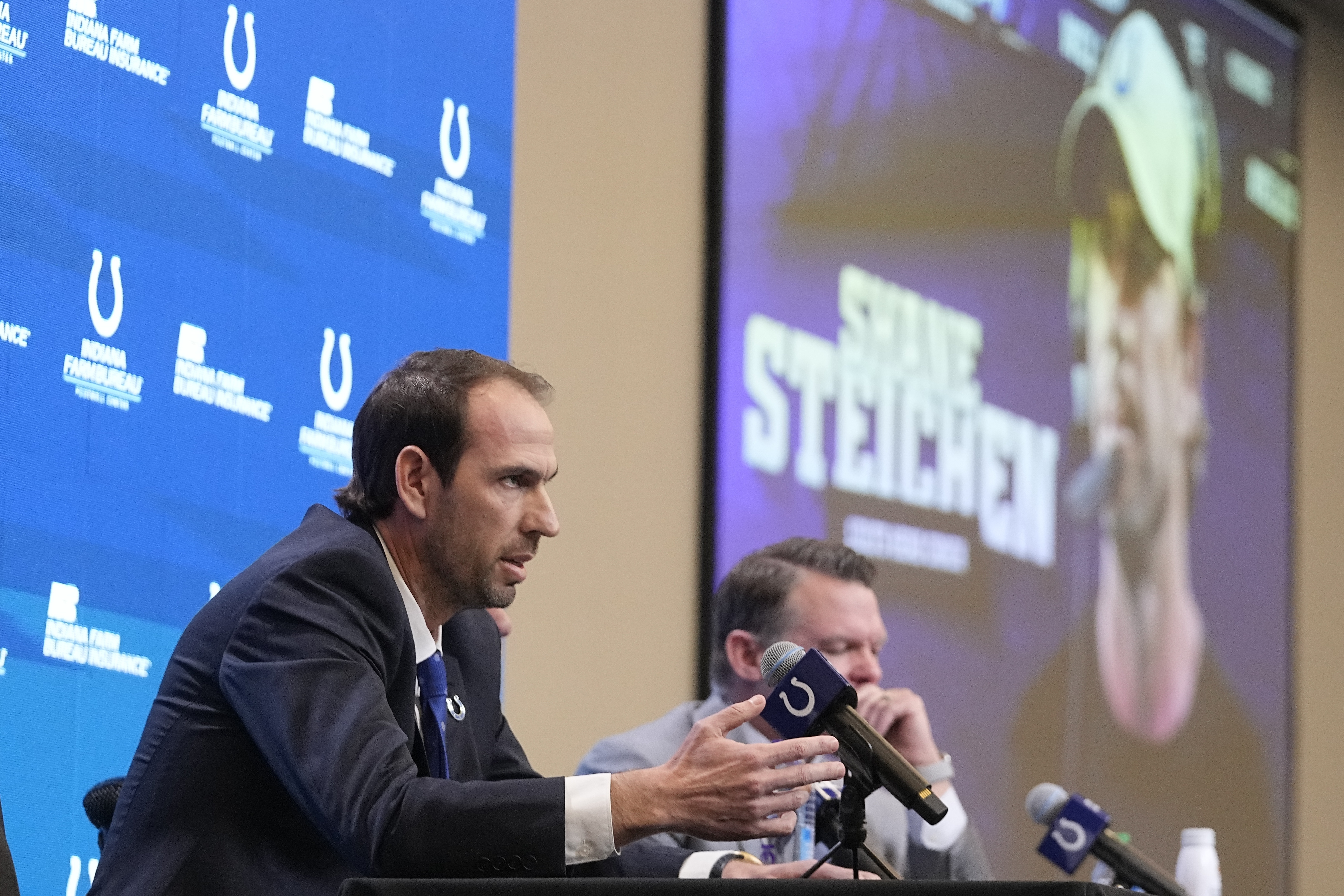 AP: Colts hire Eagles offensive coordinator Shane Steichen as