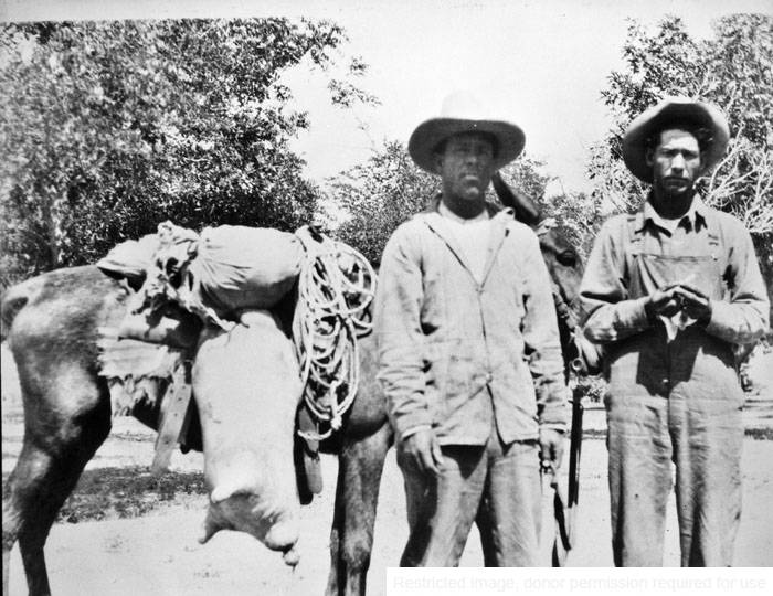 Historical photographs show Texas Rangers confiscating alcohol, arresting  bootleggers during prohibition in 1920s