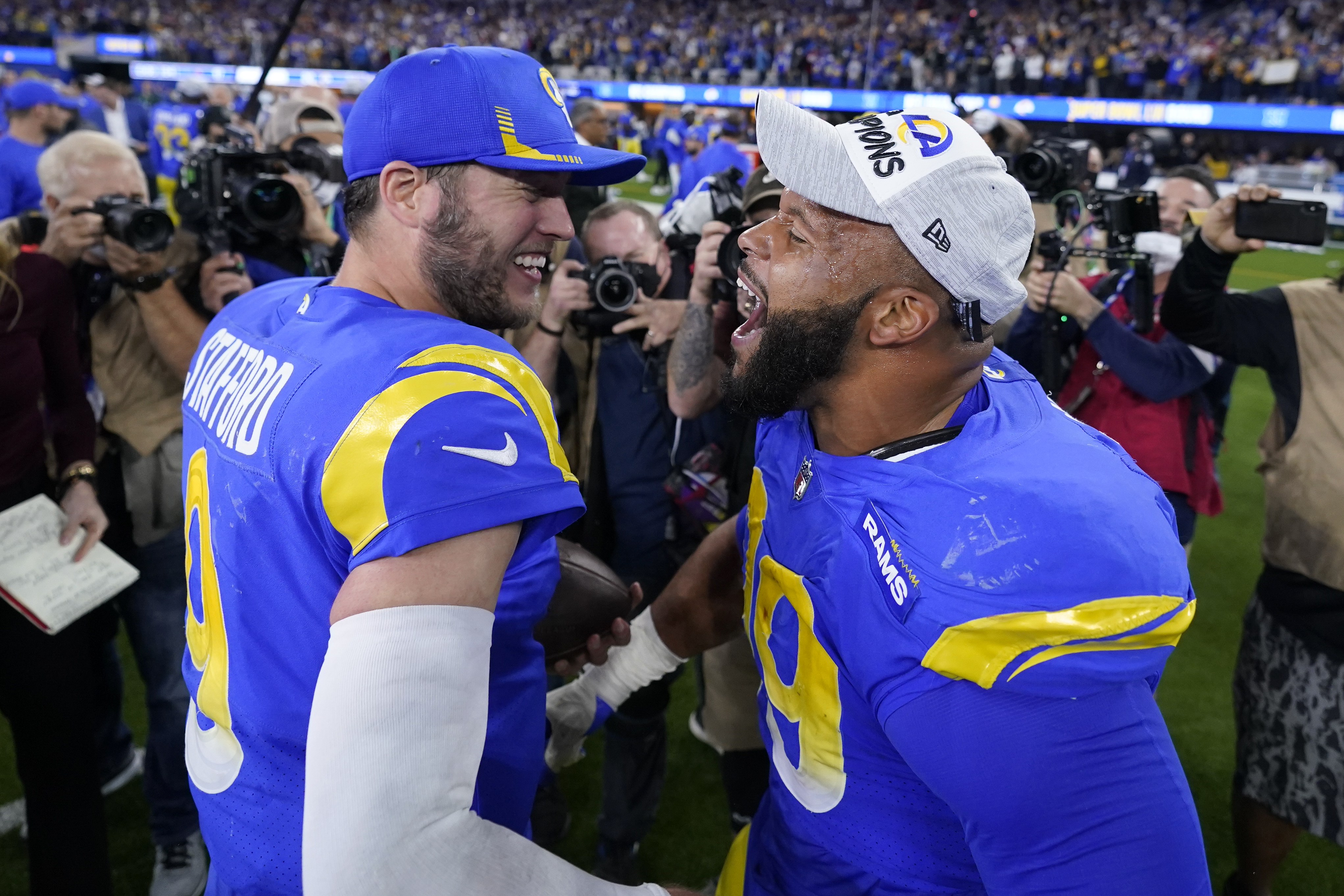 Andrew Whitworth wears hilarious Cooper Kupp shirt to Super Bowl