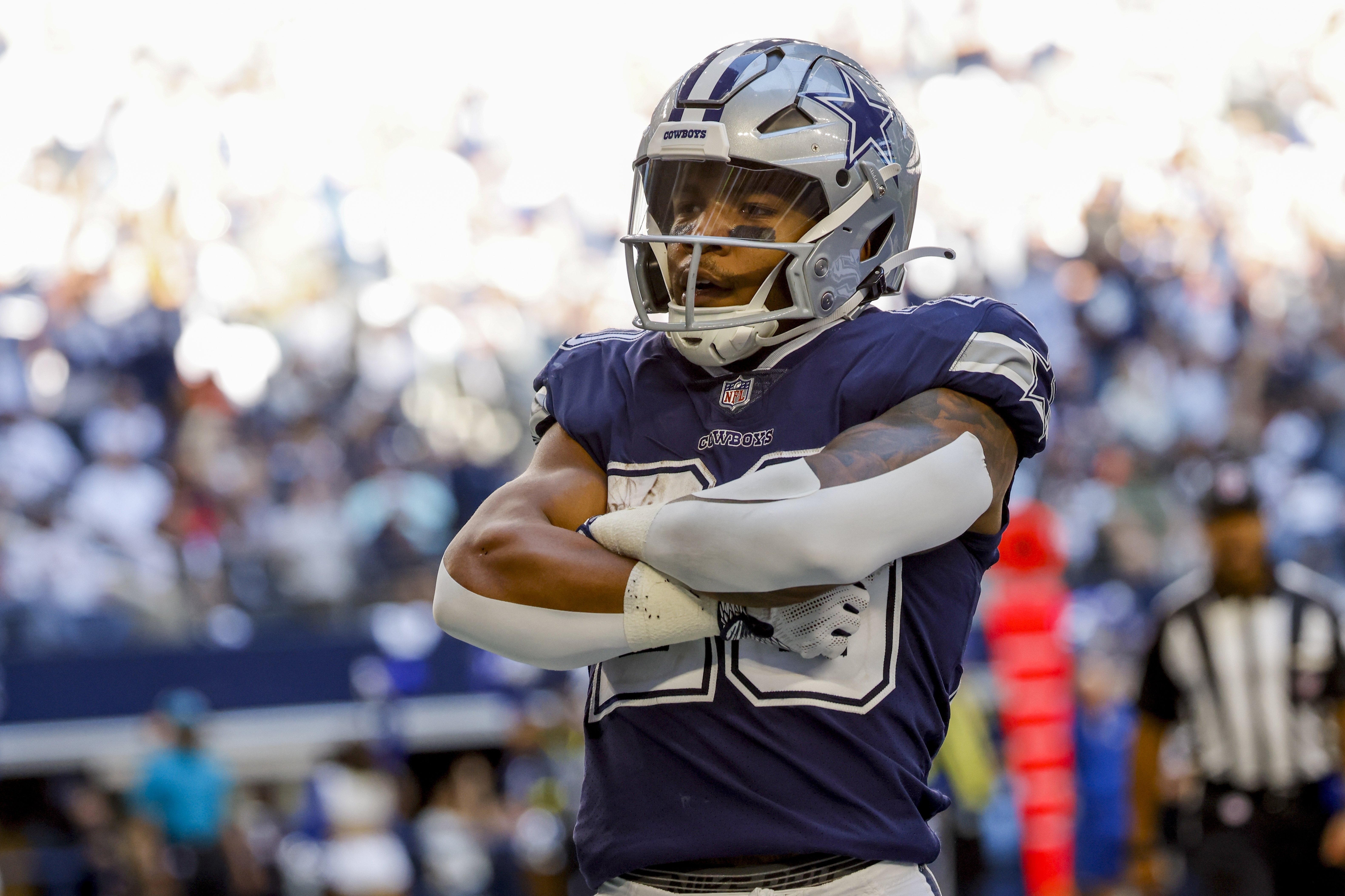 Cowboys' Prescott, Parsons rumble to 49-29 win over Bears