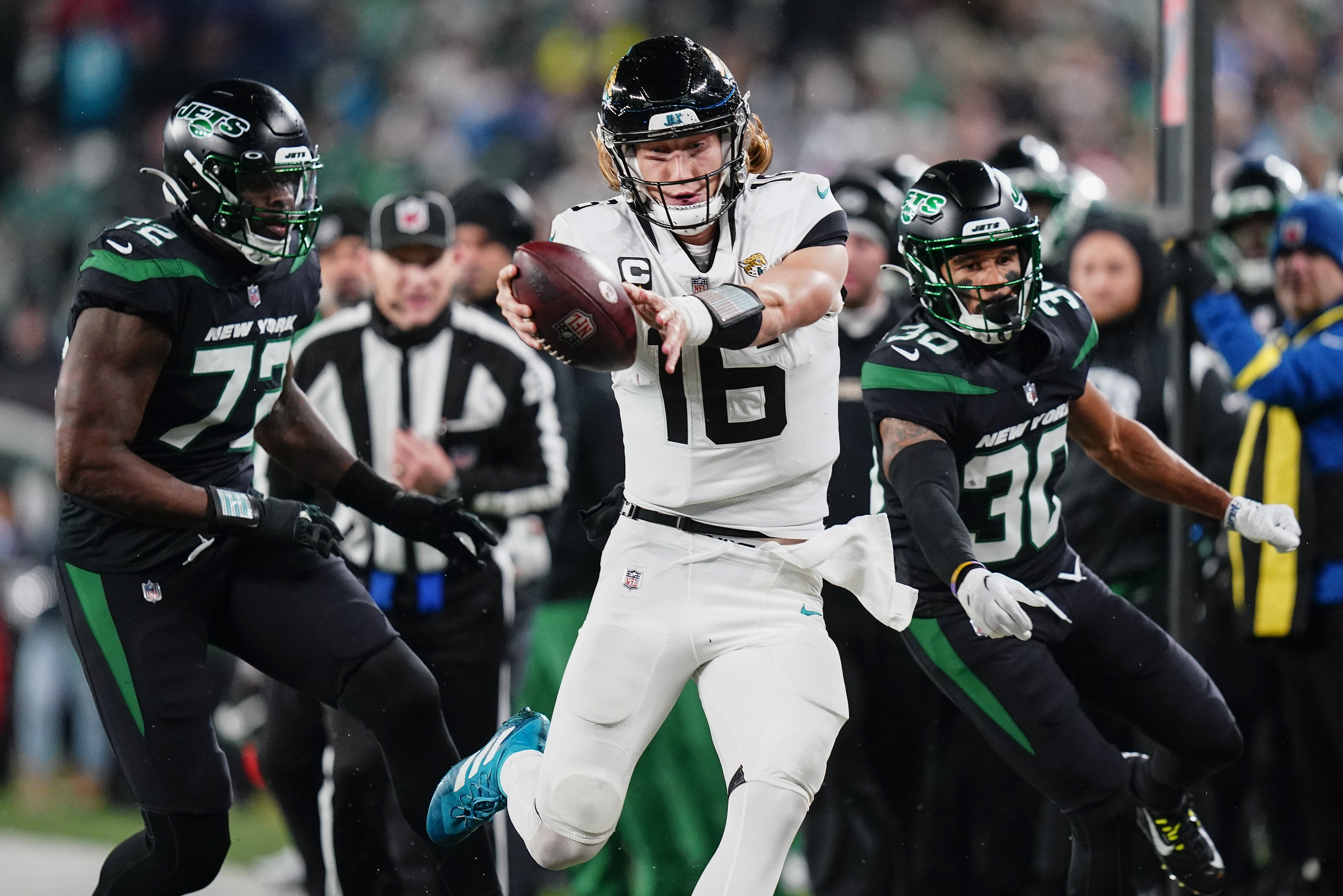 Jaguars' Trevor Lawrence celebrates victory at Waffle House