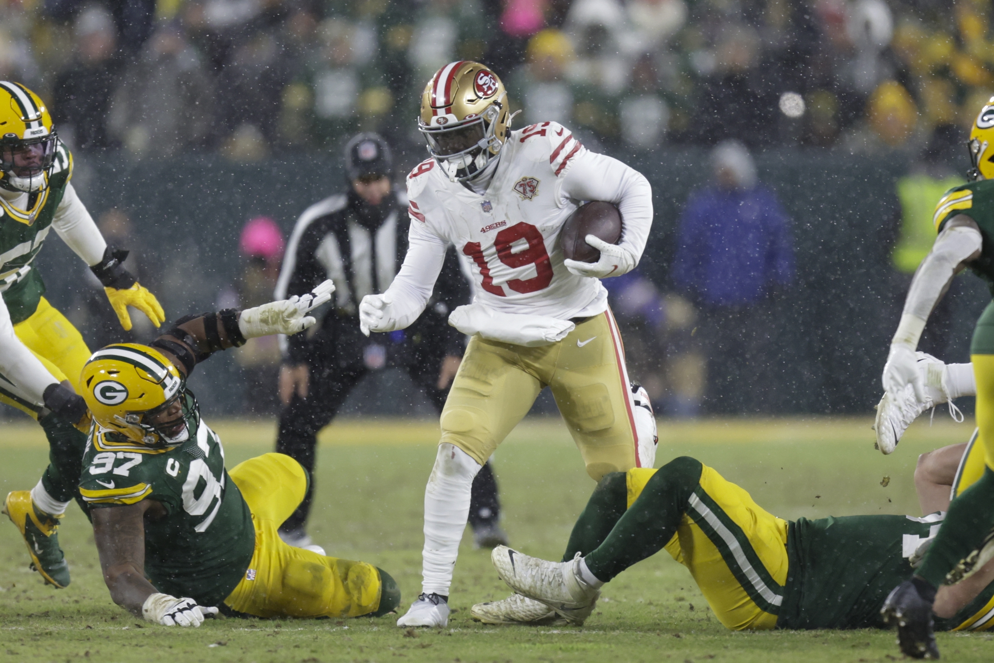 49ers' Deebo Samuel takes huge shot on pass play vs Rams