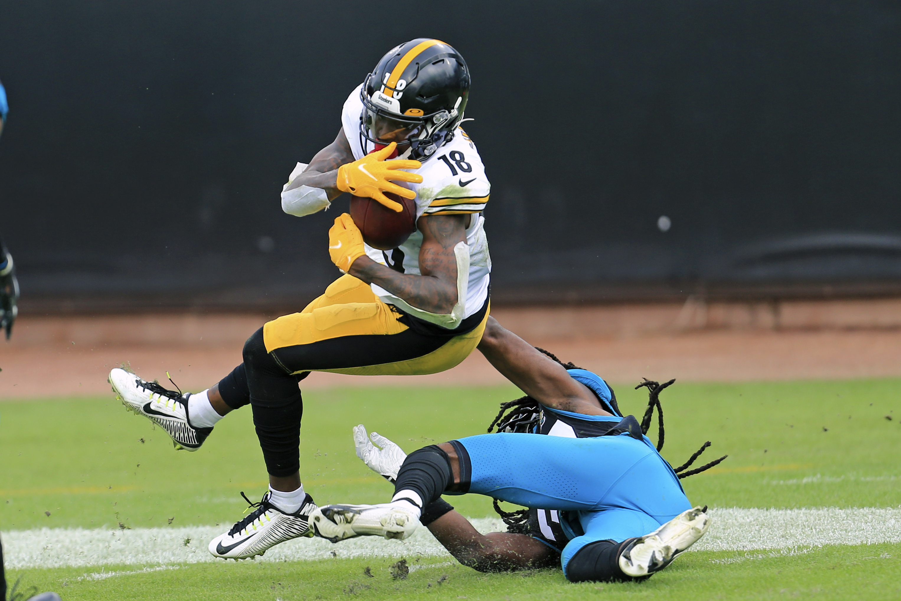 Steelers move to 10-0 with four interceptions in 27-3 victory over