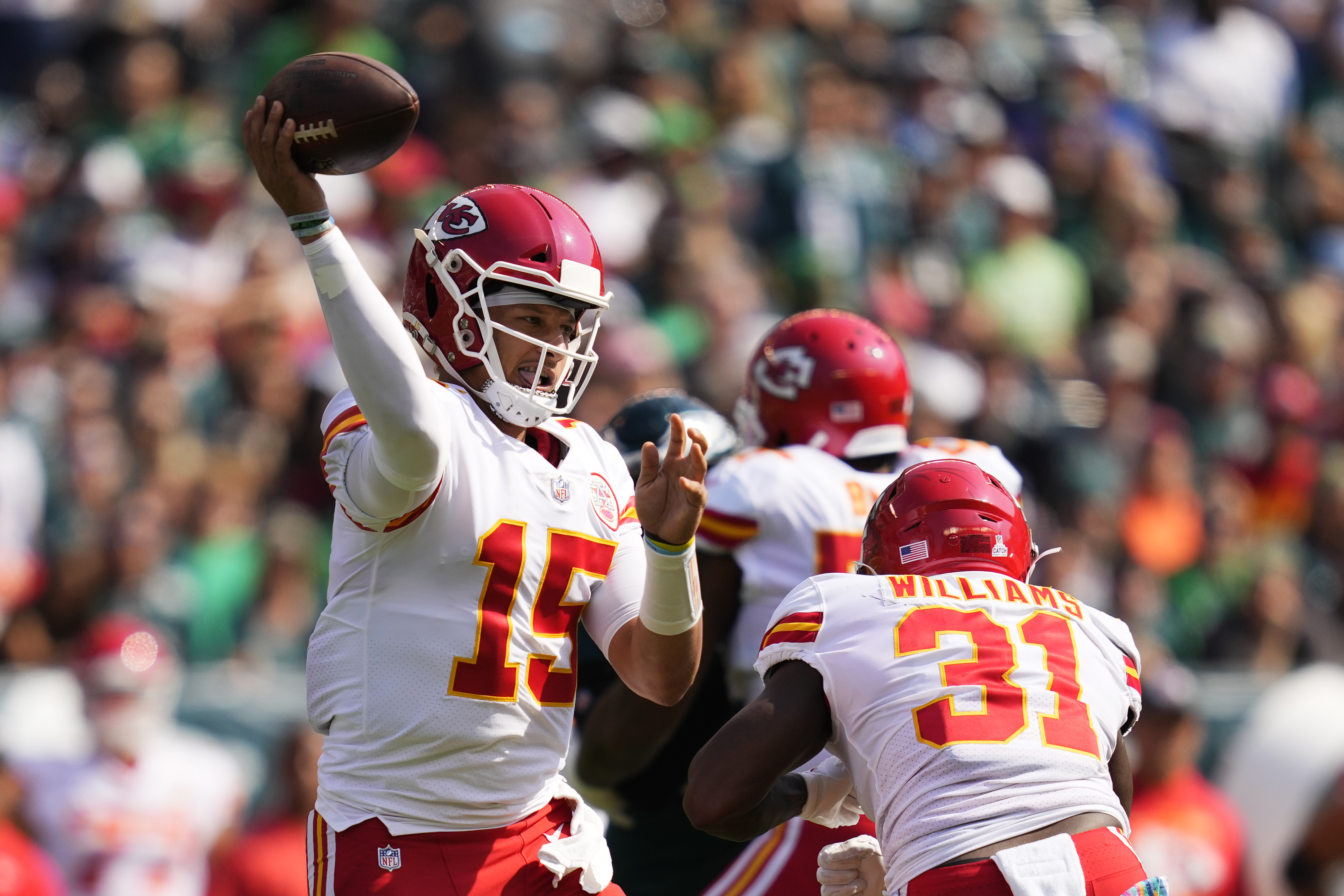 Mahomes leads way as Kansas City storms back to beat Eagles in