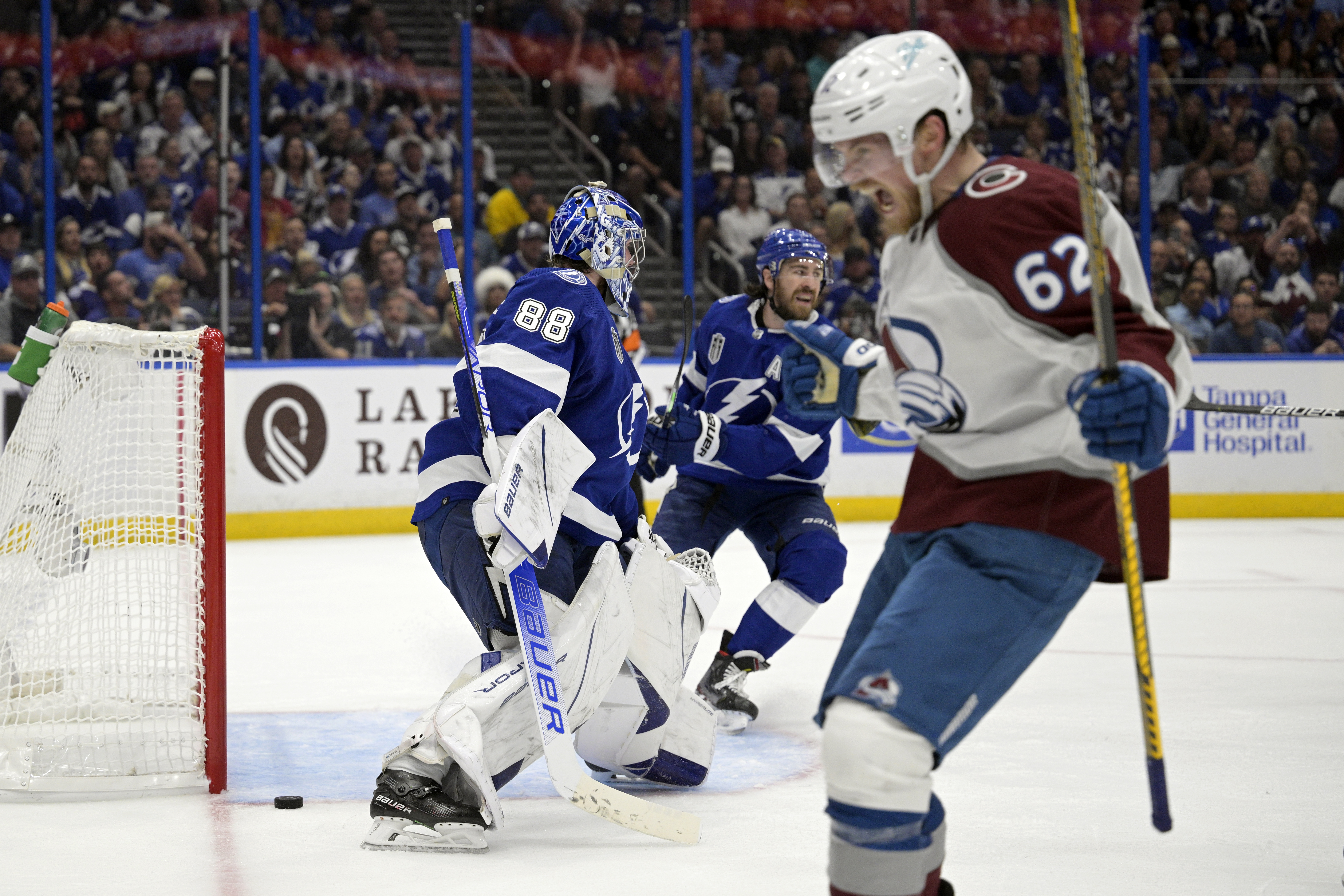 Andrei Vasilevskiy, Yanni Gourde lead Tampa Bay Lightning past New York  Islanders in Game 7 - ABC7 New York