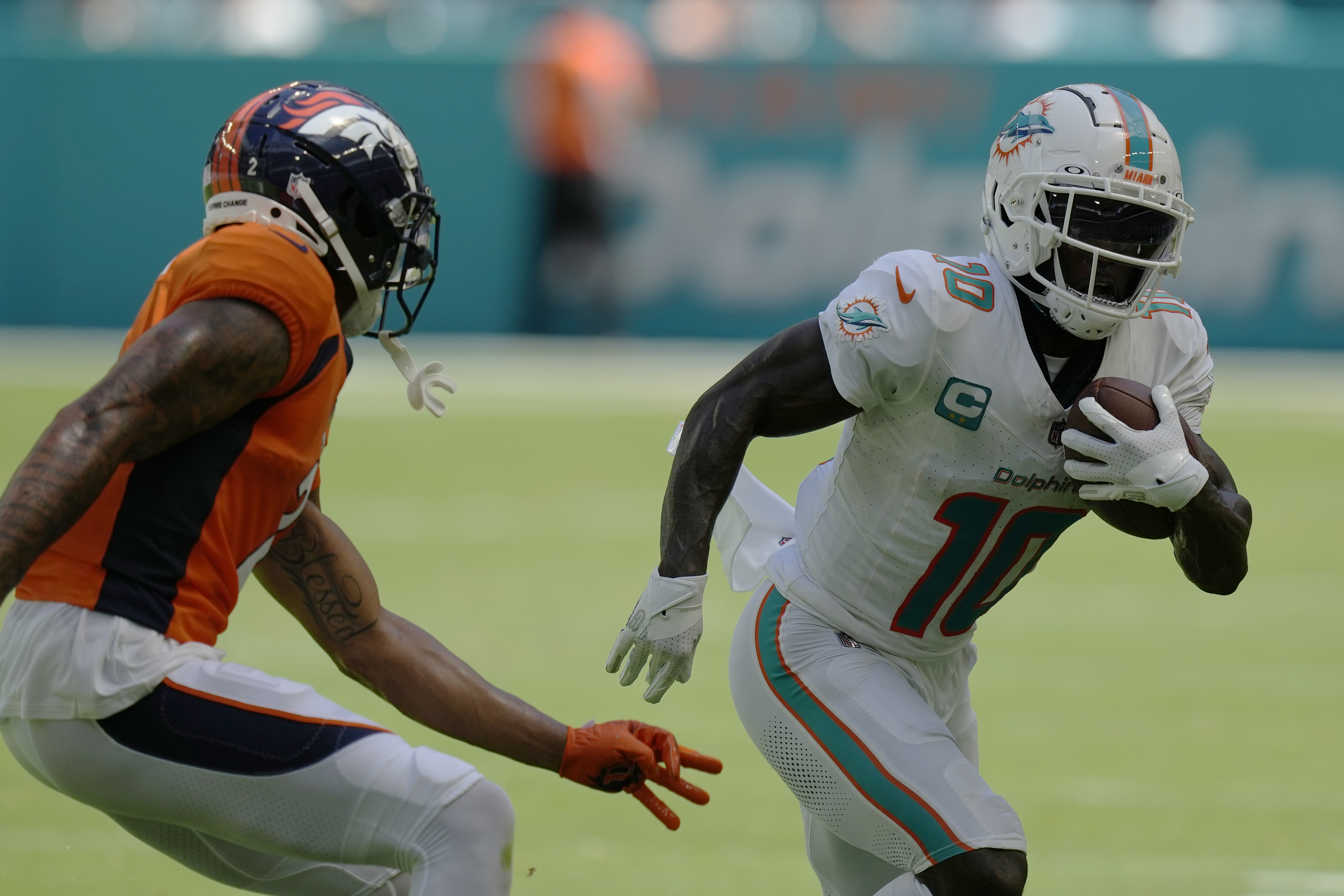 Josh Allen throws 4 TD passes, runs for score, Bills rout division rival  Dolphins 48-20 – KGET 17