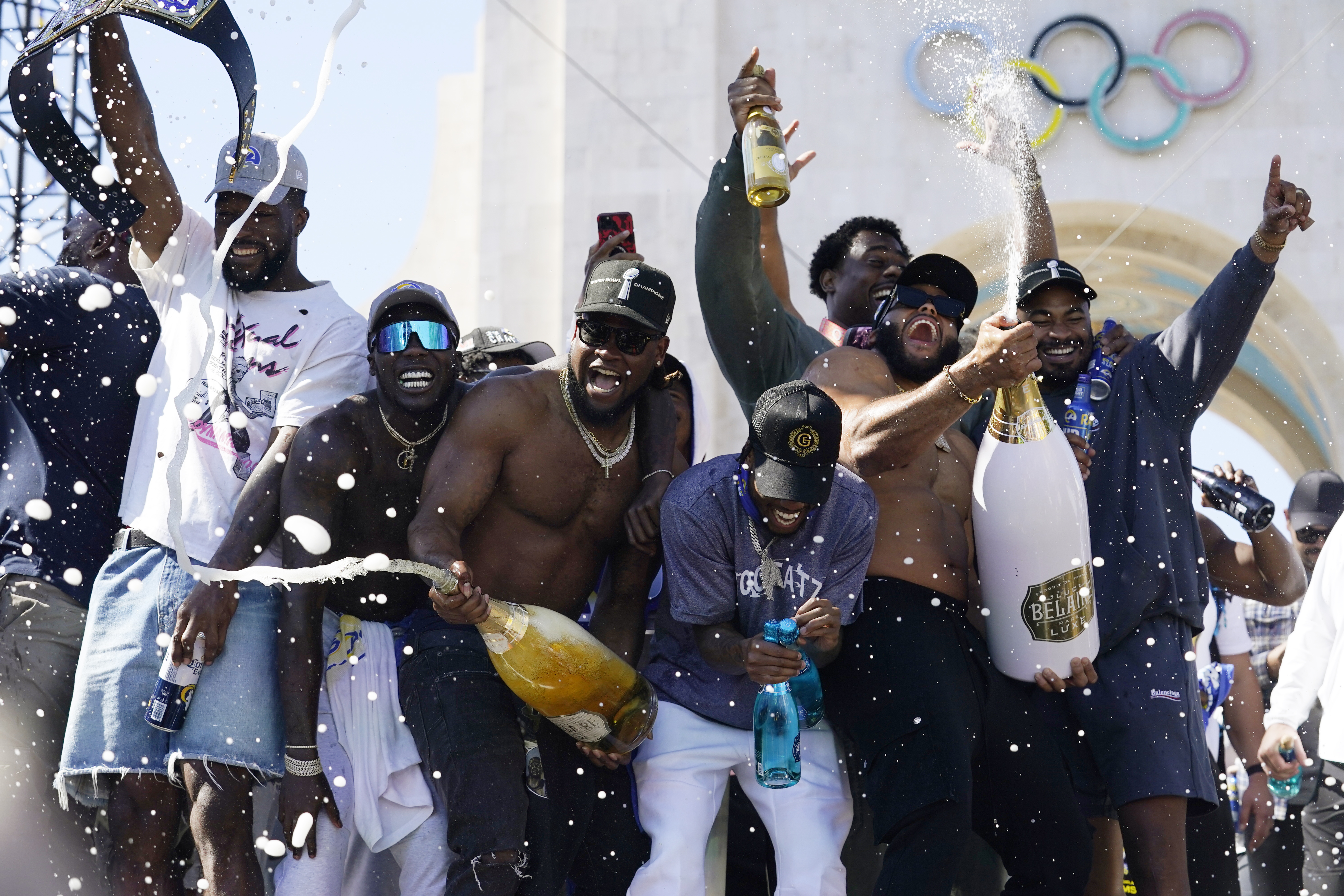 Rams fans cheer Super Bowl champs at LA victory parade