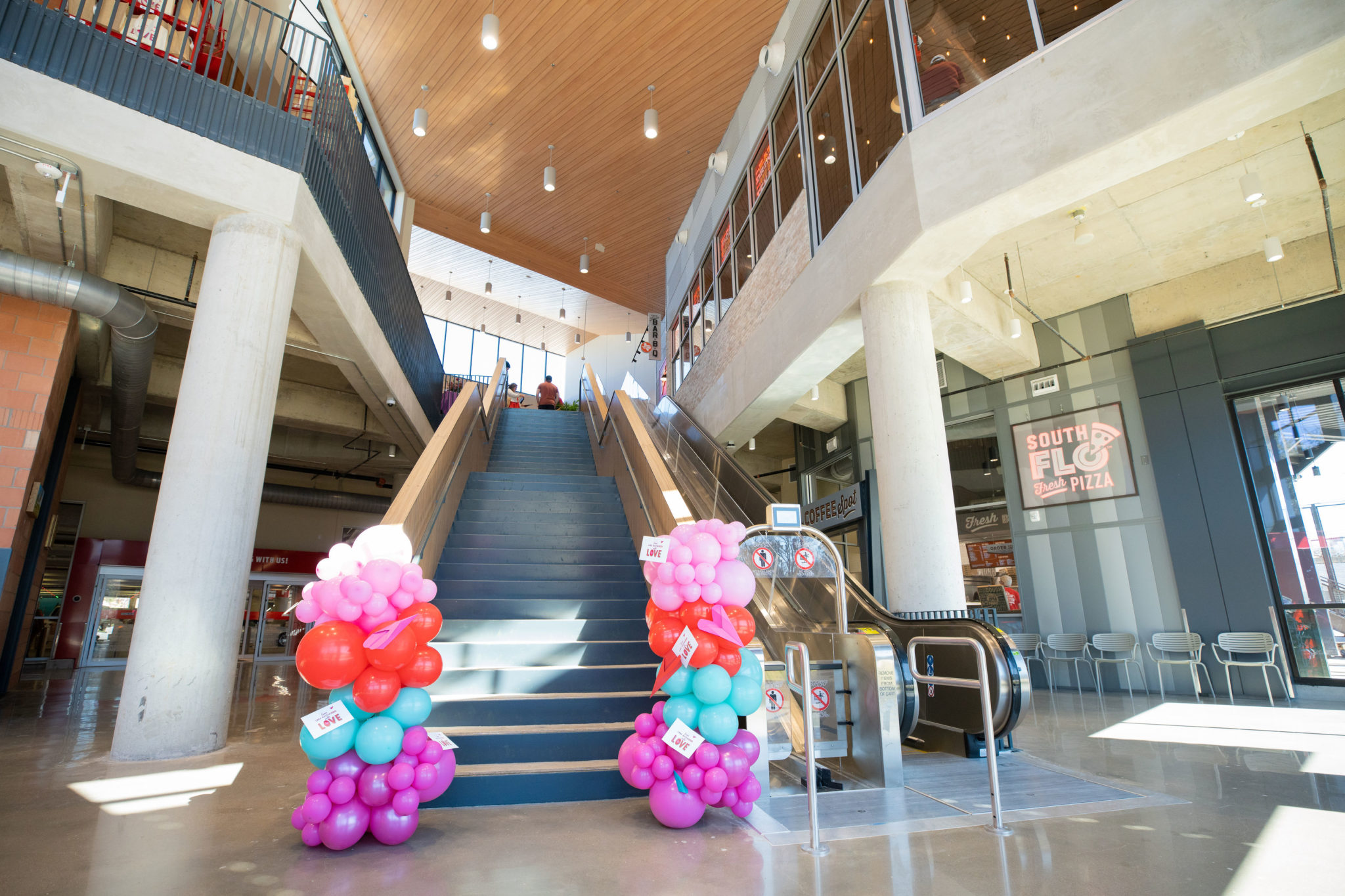 Multi-level H-E-B opens in west Austin