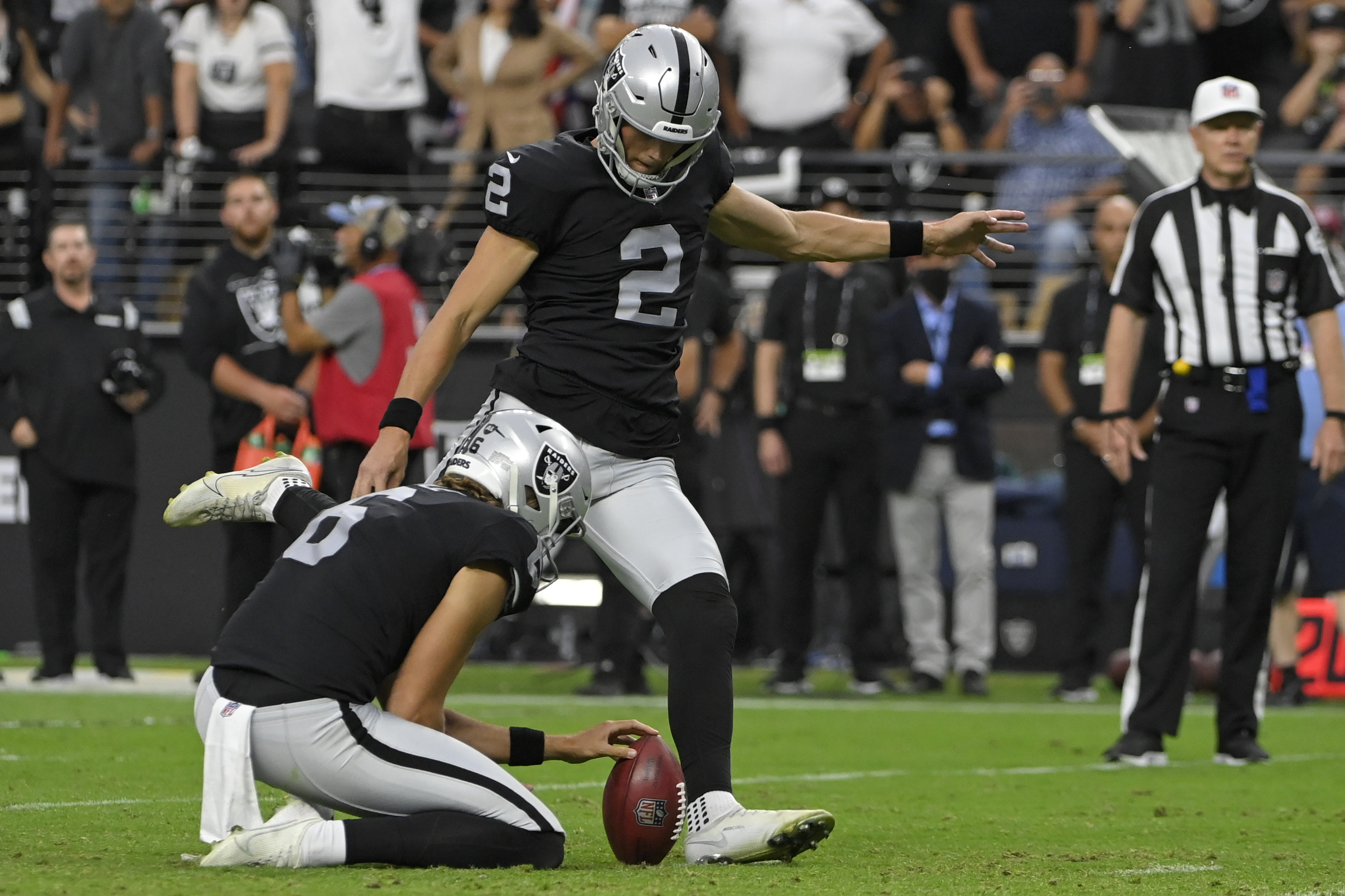 Oakland Raiders Tackle Breast Cancer