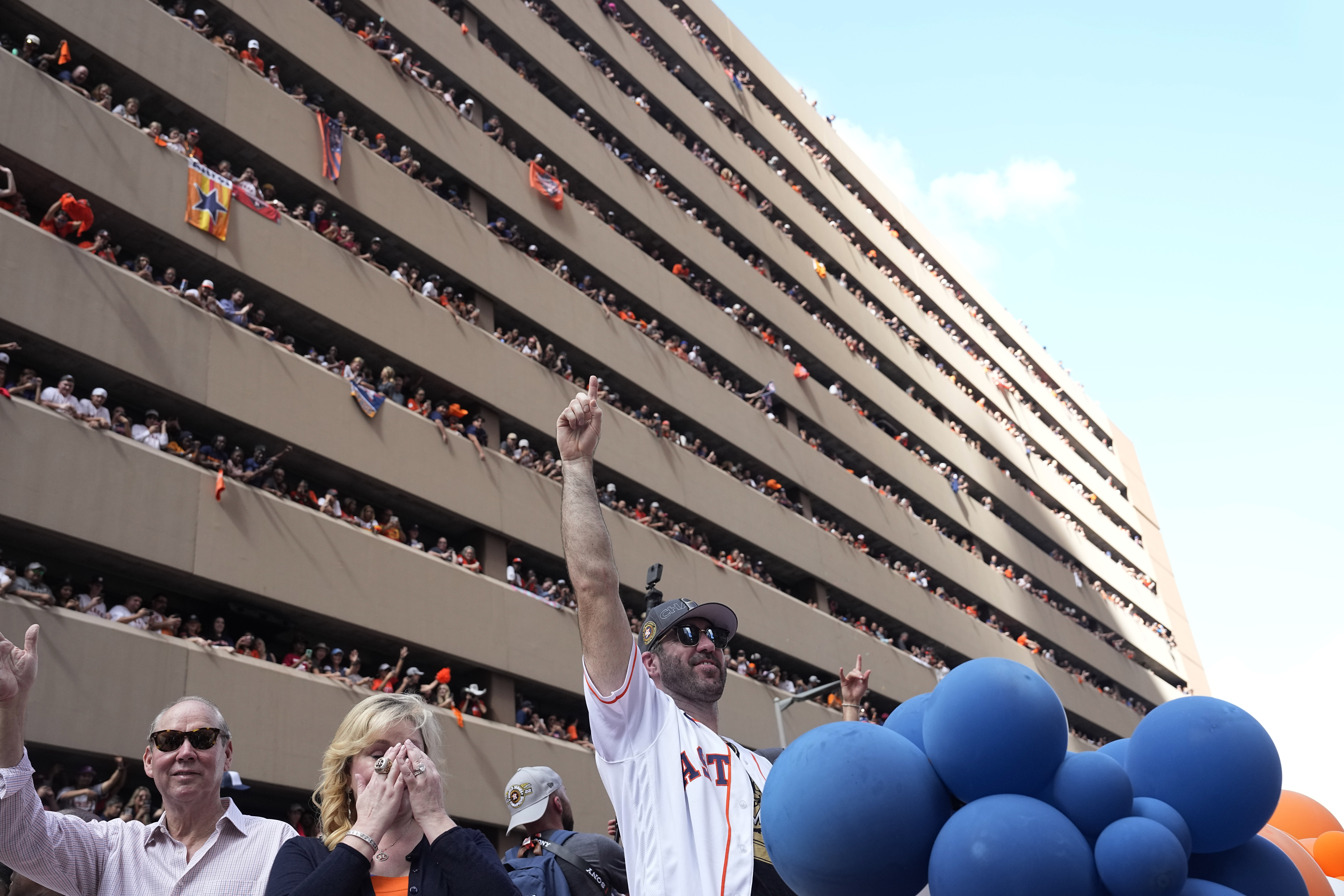 Astros, fans celebrate World Series win with parade