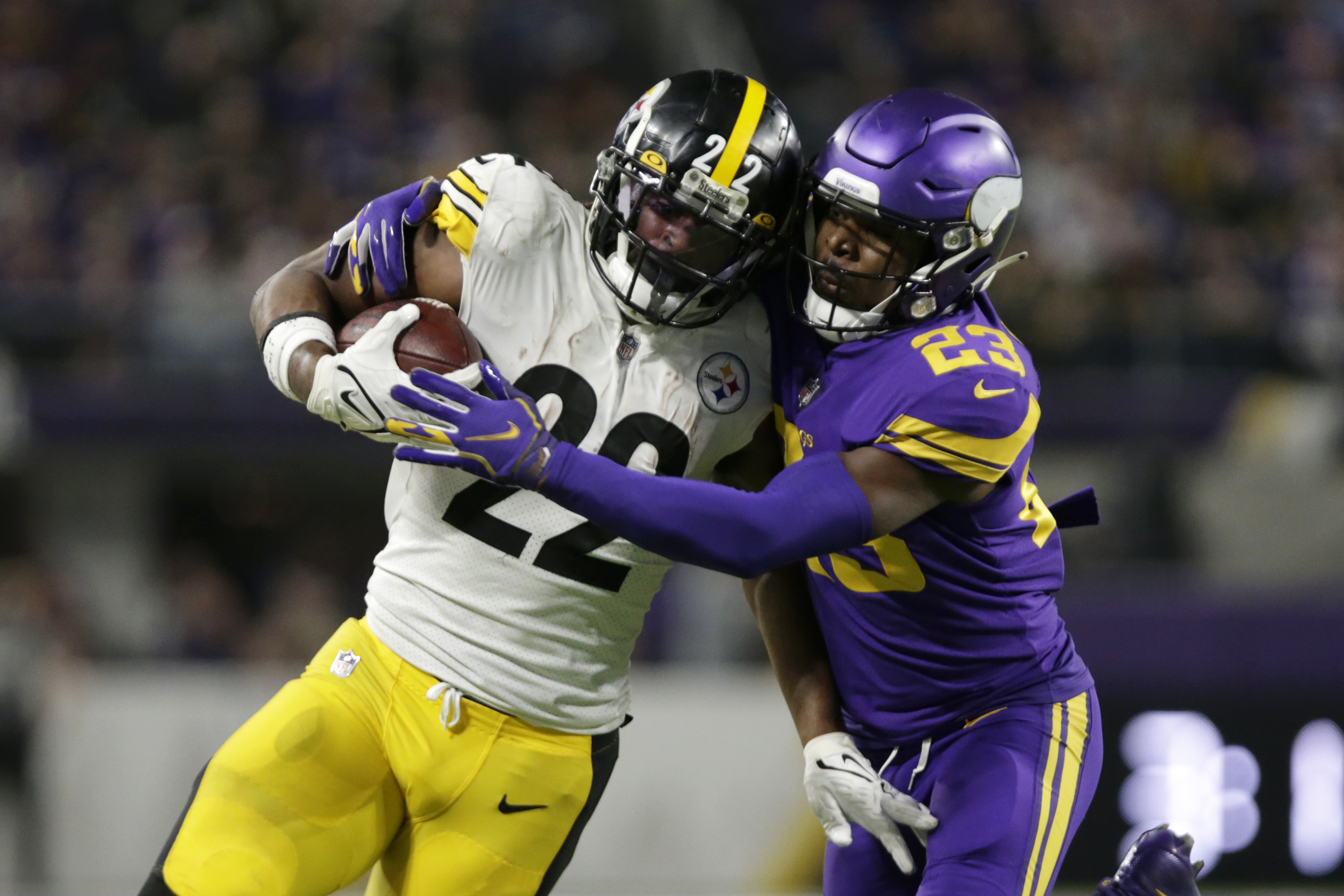 T.J. Watt, Alex Highsmith injured in Steelers' loss to Vikings