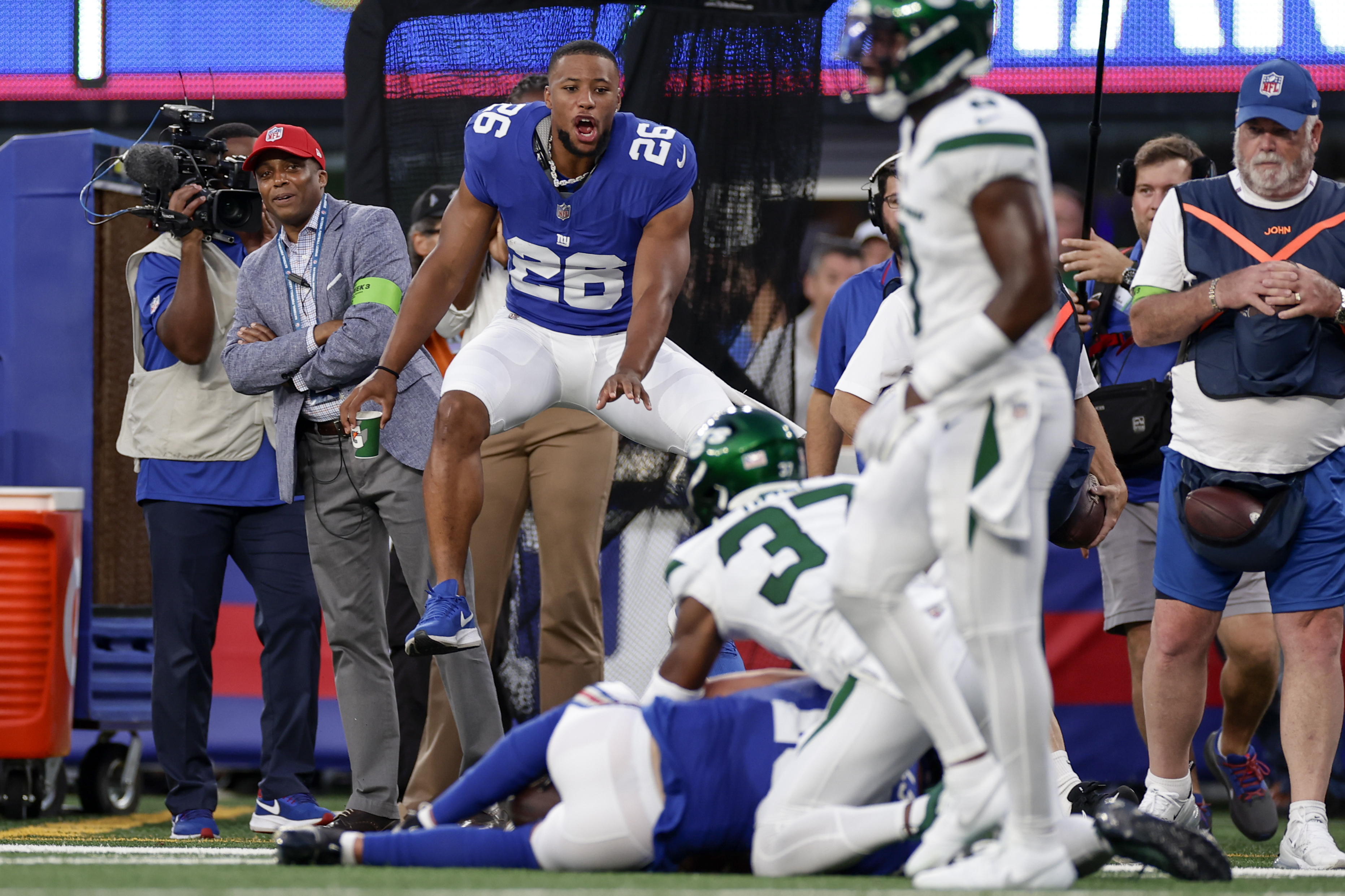 New York Giants cornerback Zyon Gilbert (38) runs on the field