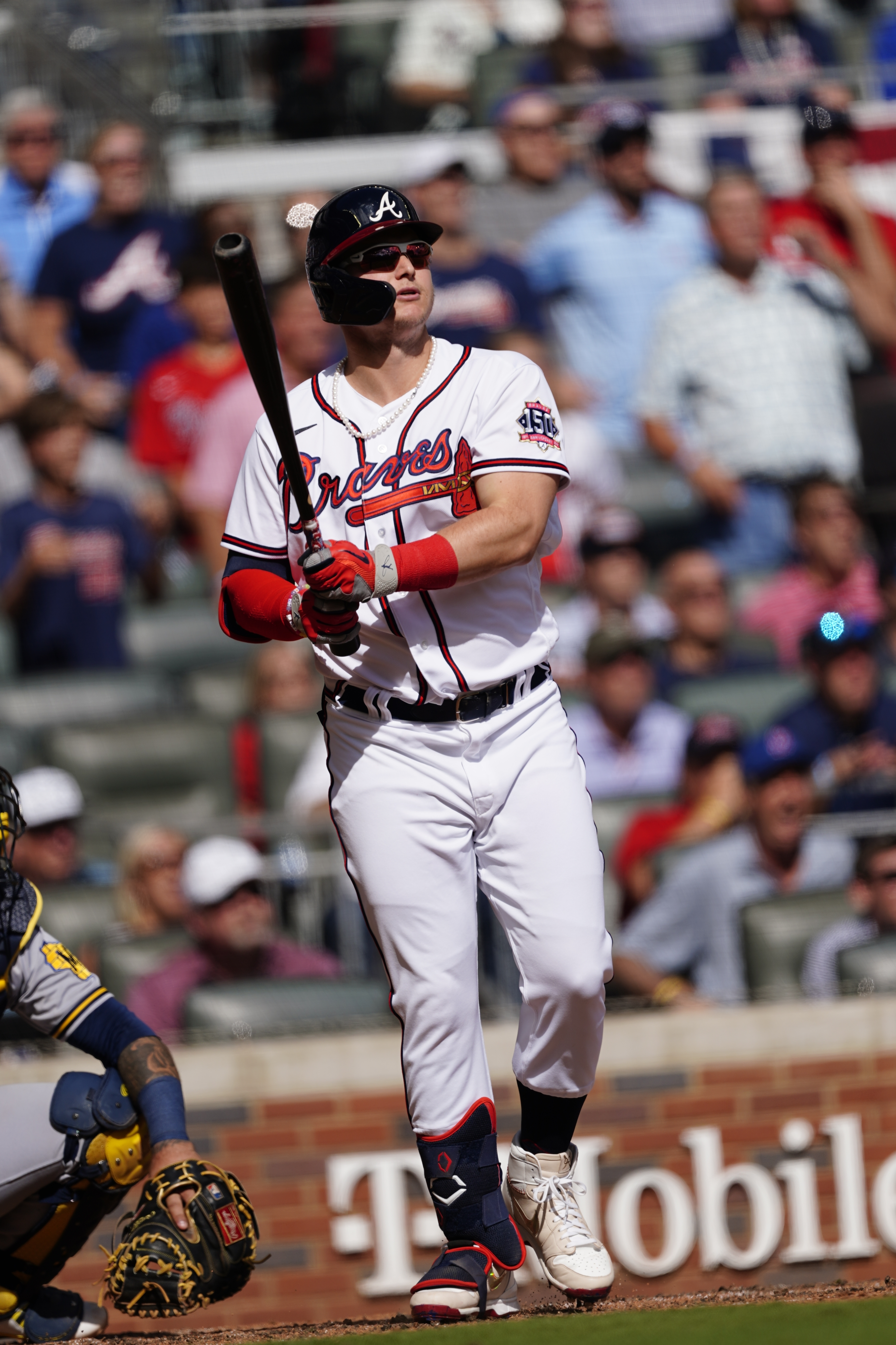 Braves: Chipper Jones has trouble with pop fly at Truist Park (Video)